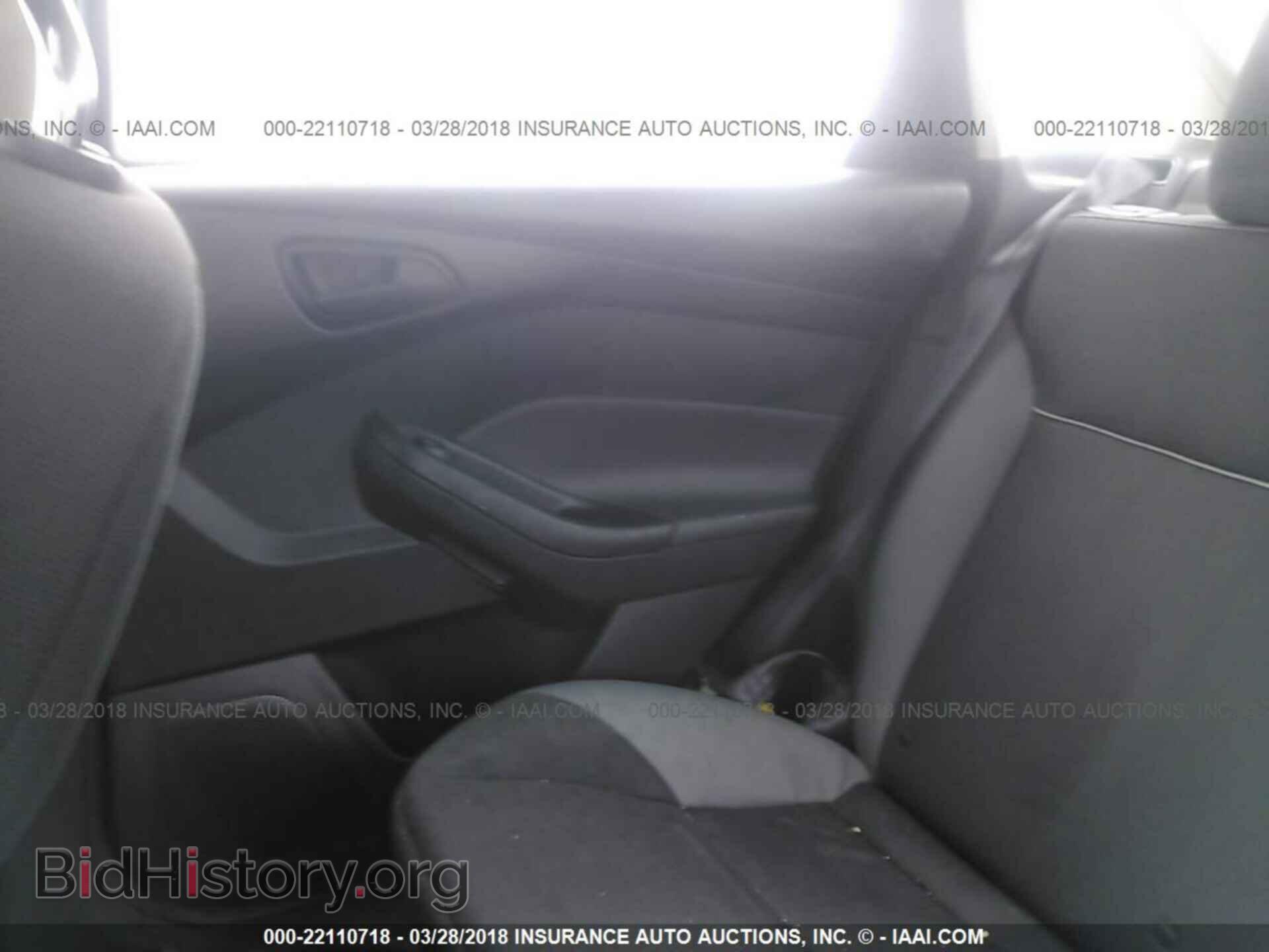 2012 Ford Focus - VIN: 1FAHP3F26CL318139 - Photo 8