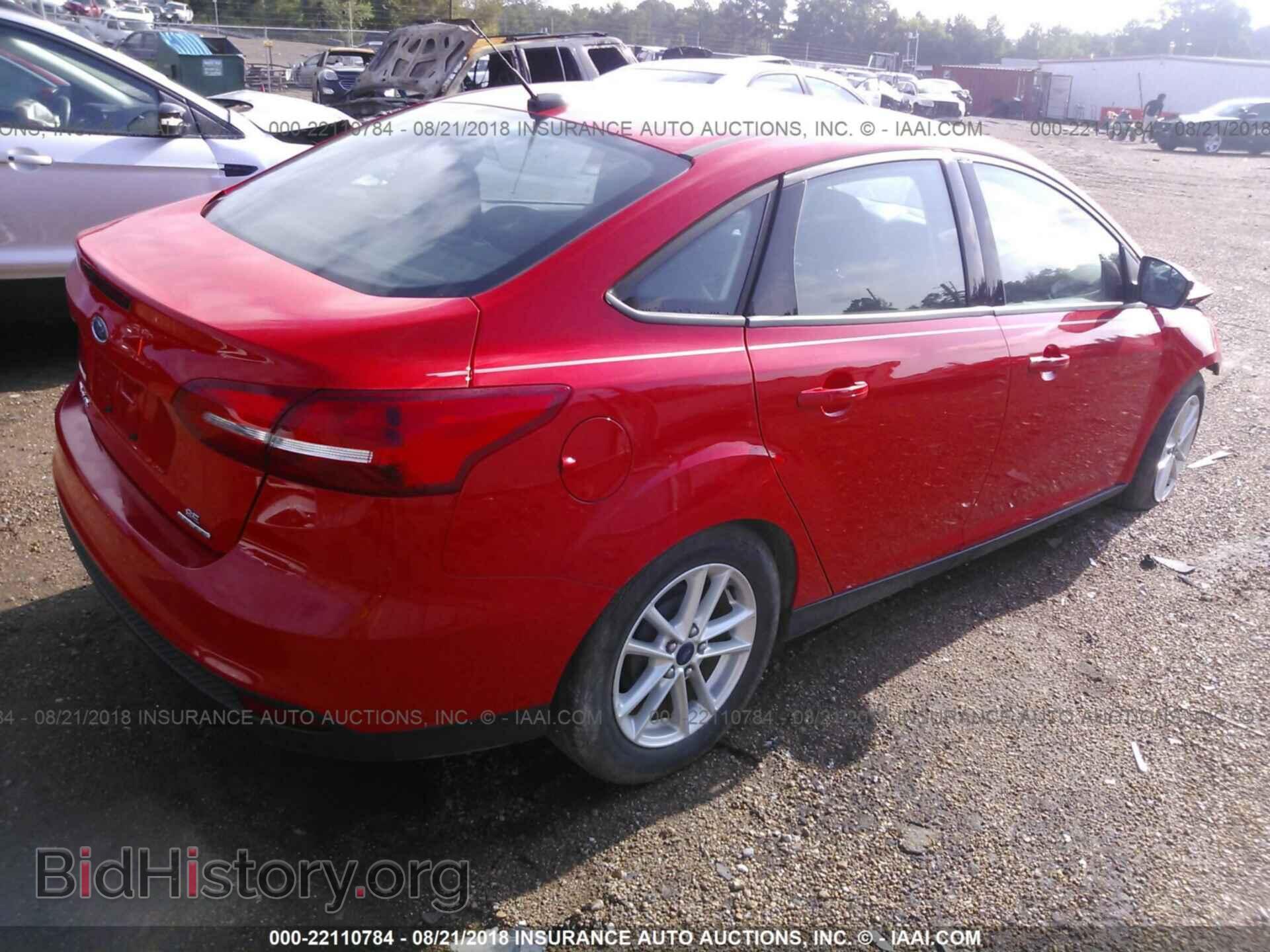 2016 Ford Focus - VIN: 1FADP3F29GL205676 - Photo 4