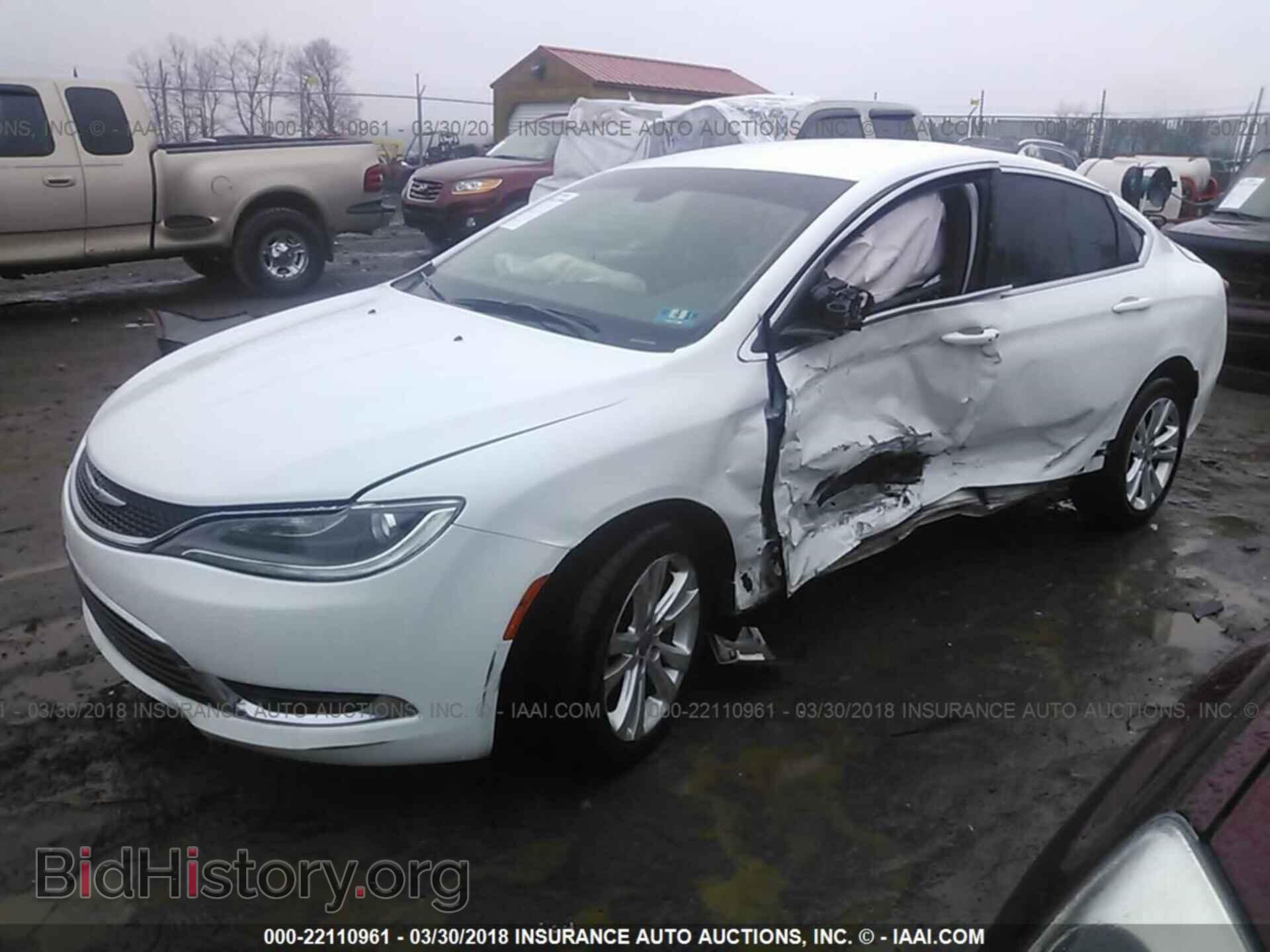 2015 Chrysler 200 - VIN: 1C3CCCAB4FN721217 - Photo 2