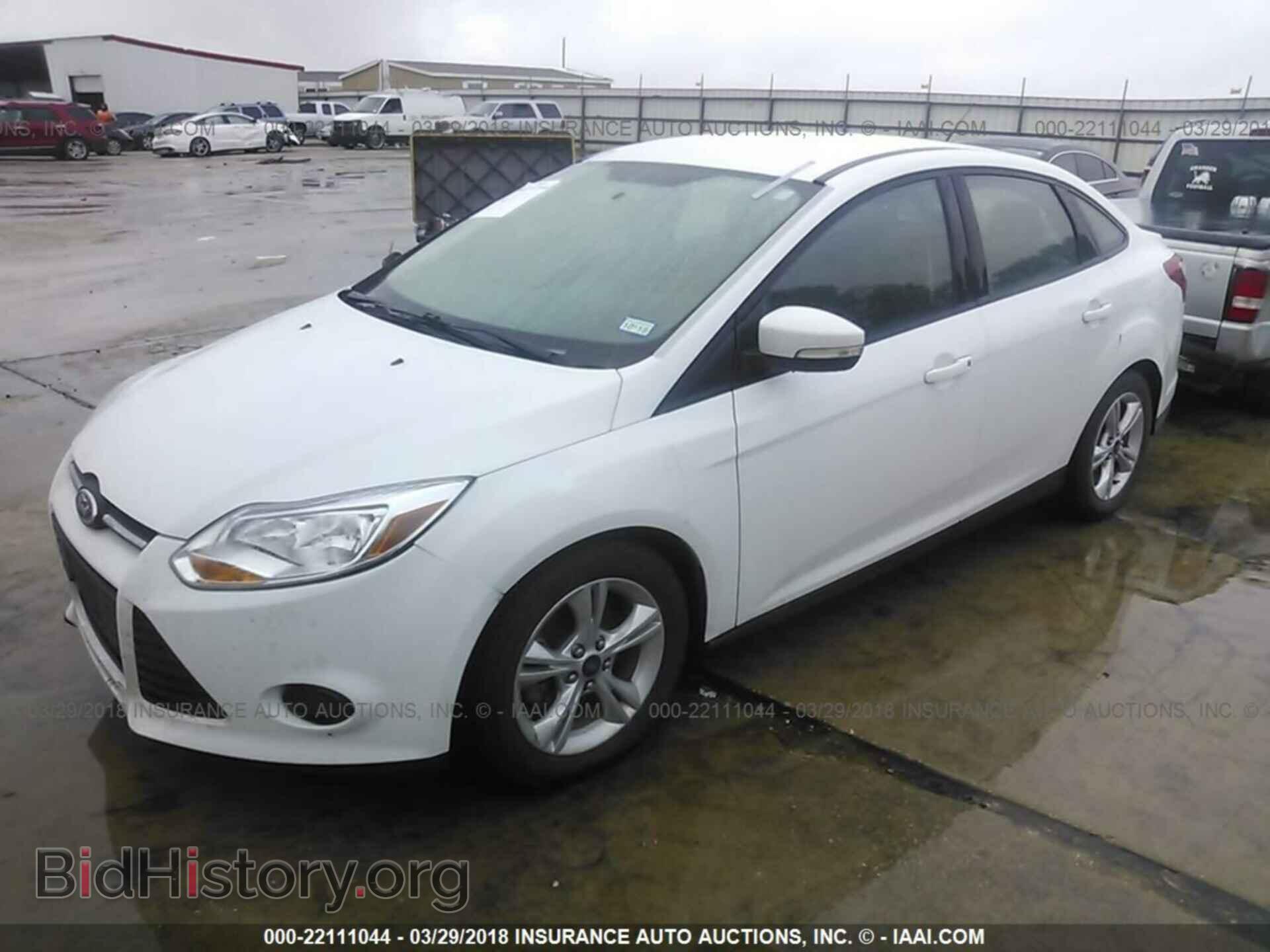 2014 Ford Focus - VIN: 1FADP3F22EL400838 - Фото 2