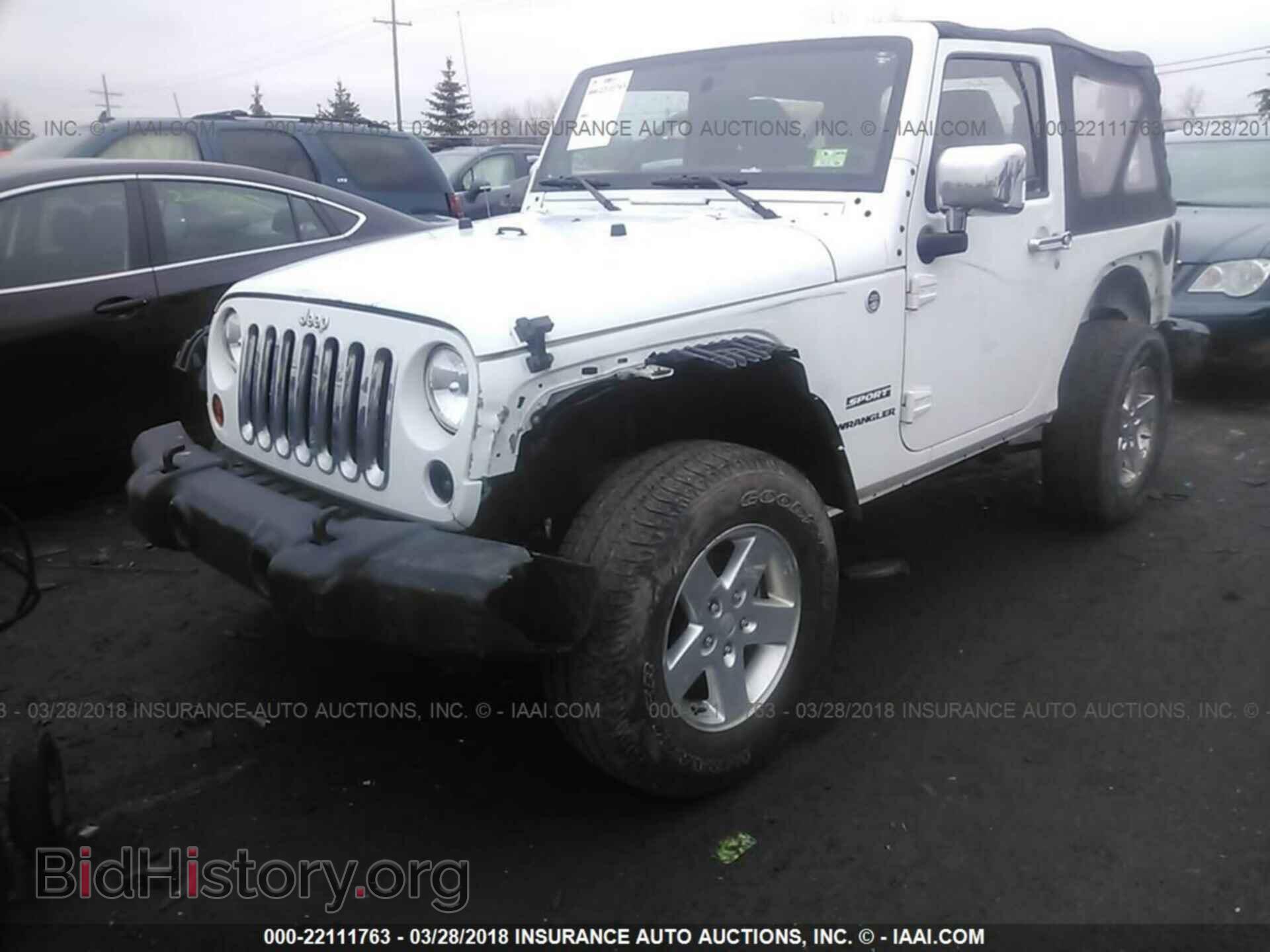 2012 Jeep Wrangler - VIN: 1C4AJWAG6CL282213 - Фото 2