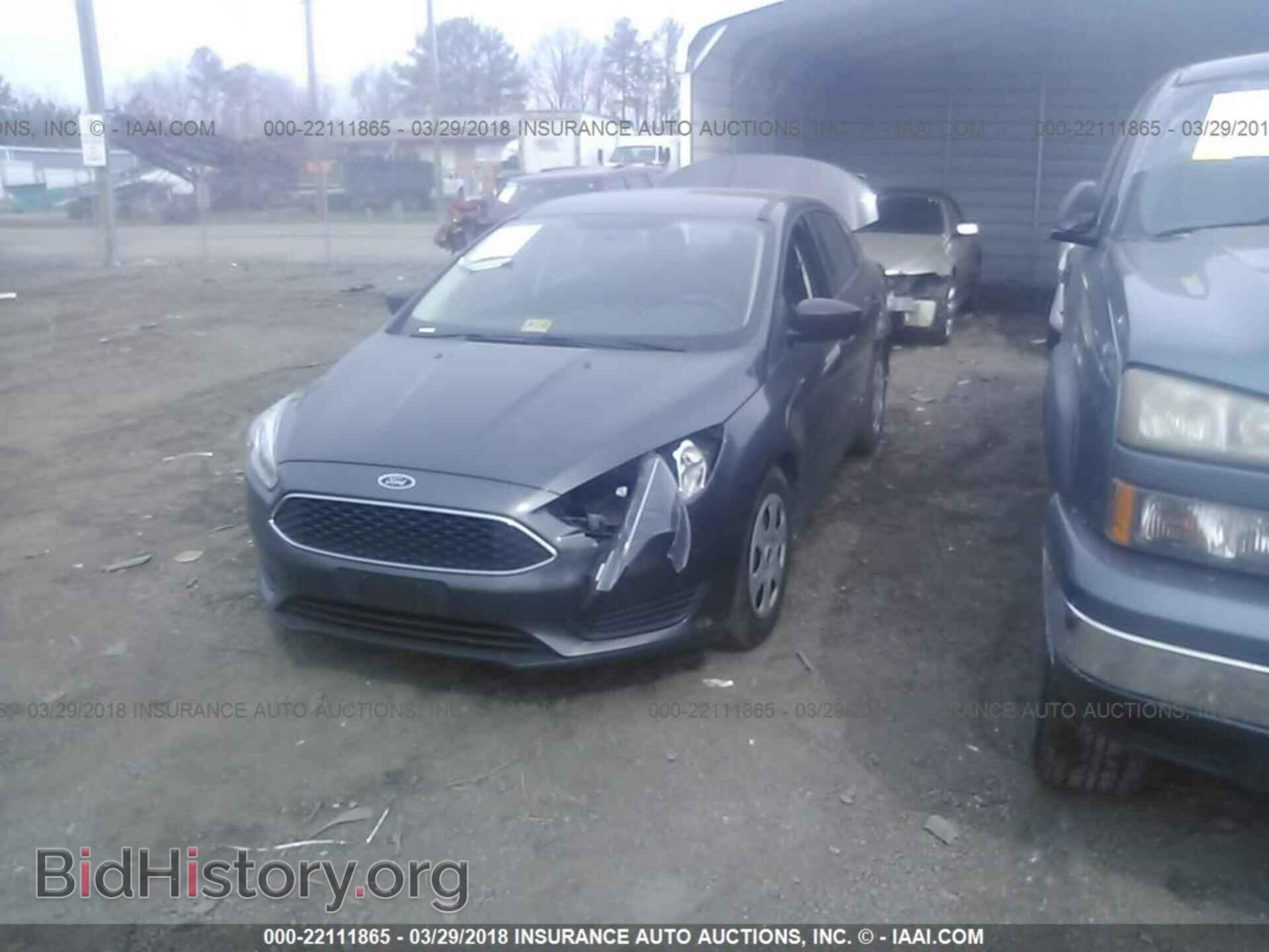 2015 Ford Focus - VIN: 1FADP3E2XFL216170 - Фото 2