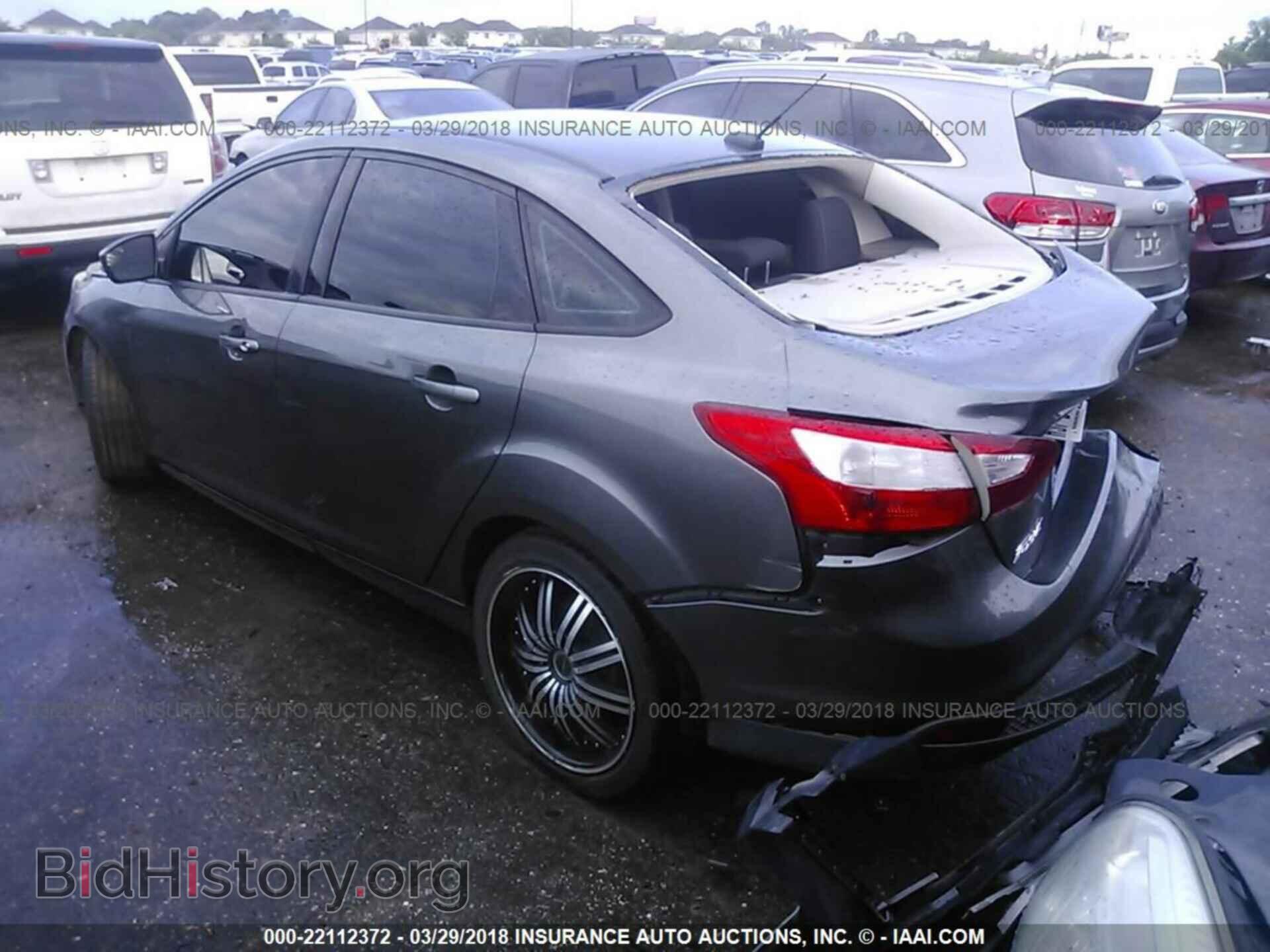 2013 Ford Focus - VIN: 1FADP3F22DL233623 - Фото 3