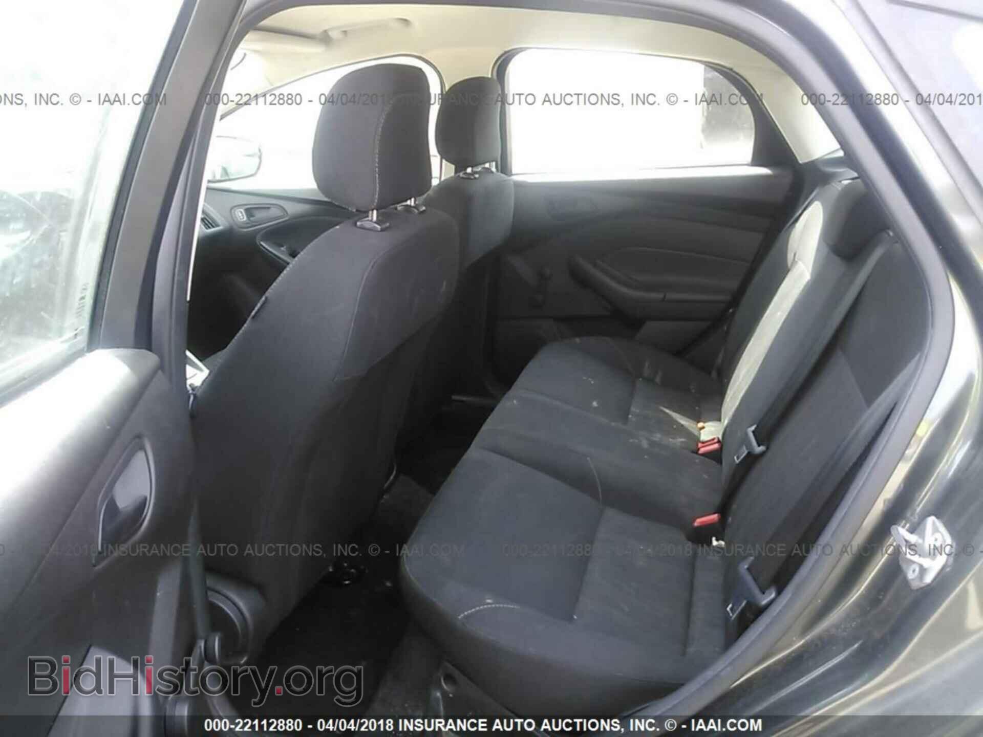 2016 Ford Focus - VIN: 1FADP3E29GL355000 - Photo 8
