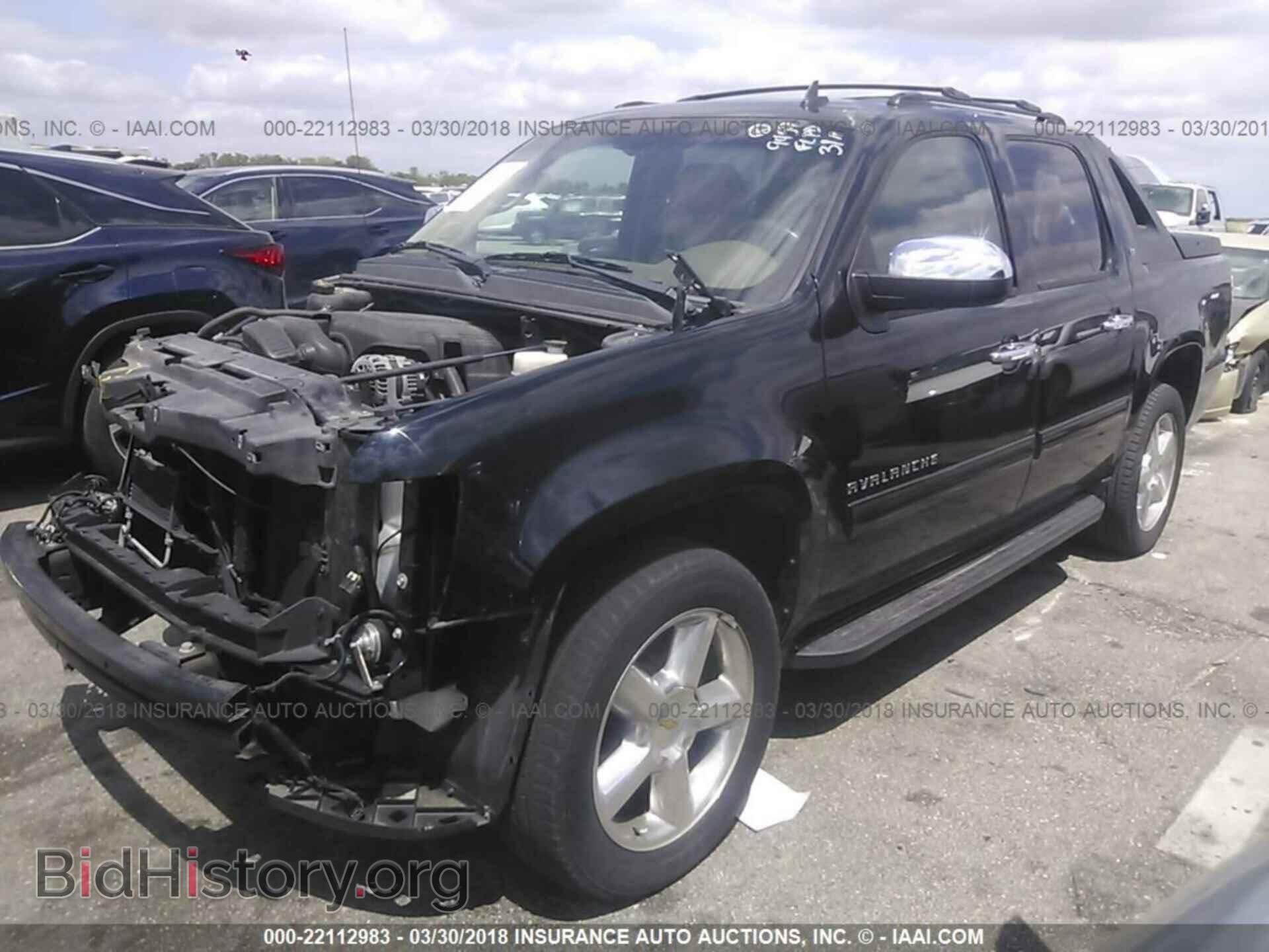 2012 Chevrolet Avalanche - VIN: 3GNMCFE0XCG229457 - Фото 2