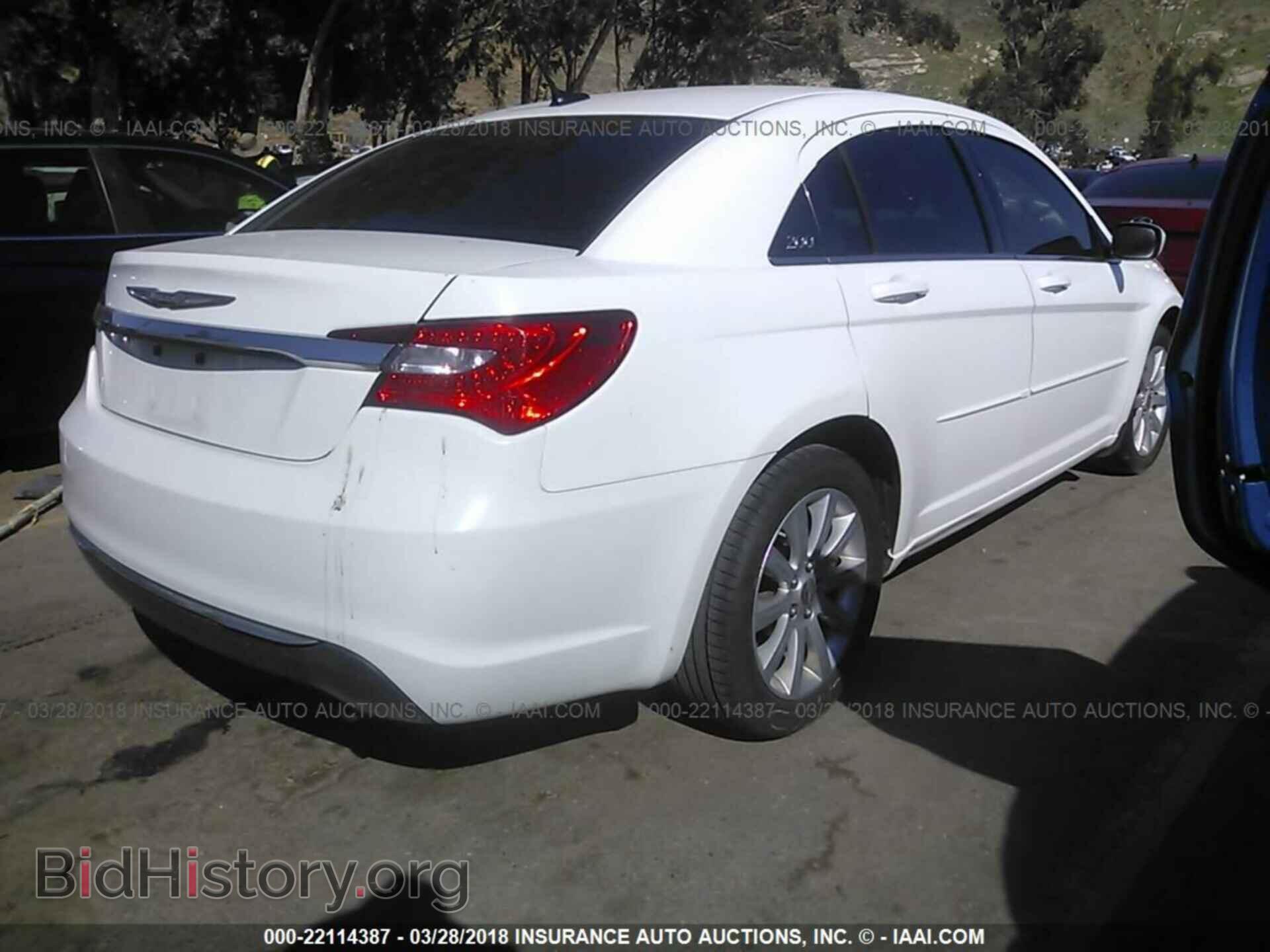 2013 Chrysler 200 - VIN: 1C3CCBBB5DN603909 - Фото 4