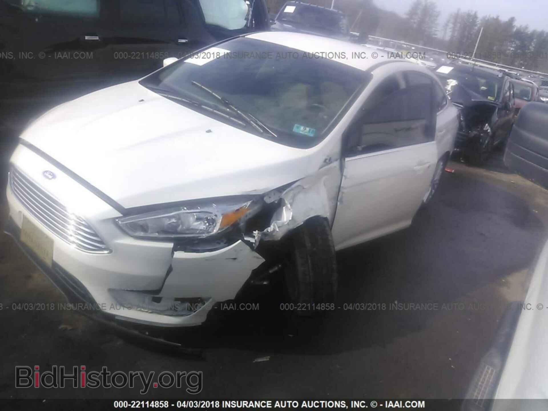 2016 Ford Focus - VIN: 1FADP3J26GL202290 - Photo 2