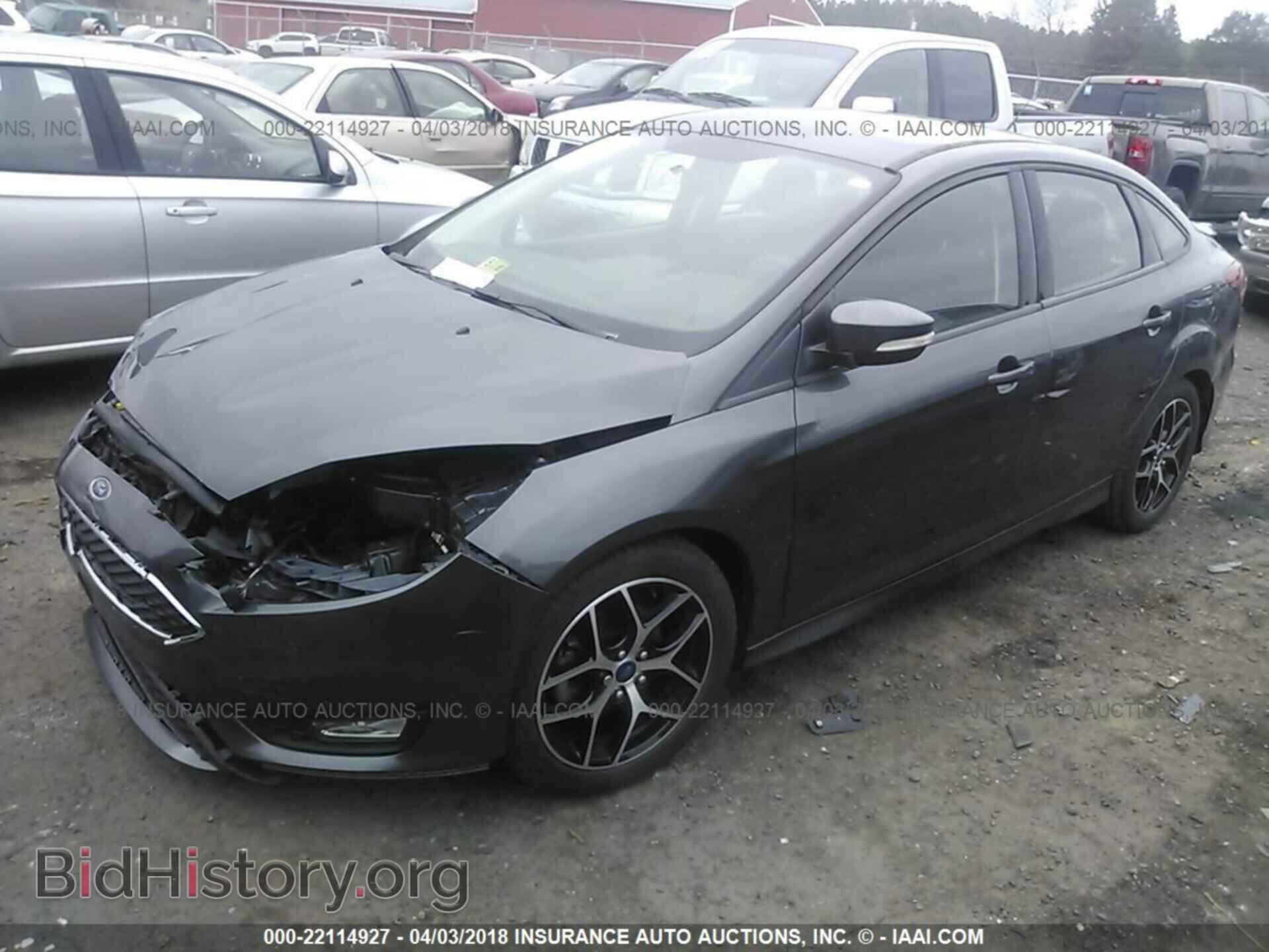 2015 Ford Focus - VIN: 1FADP3F24FL218639 - Photo 2