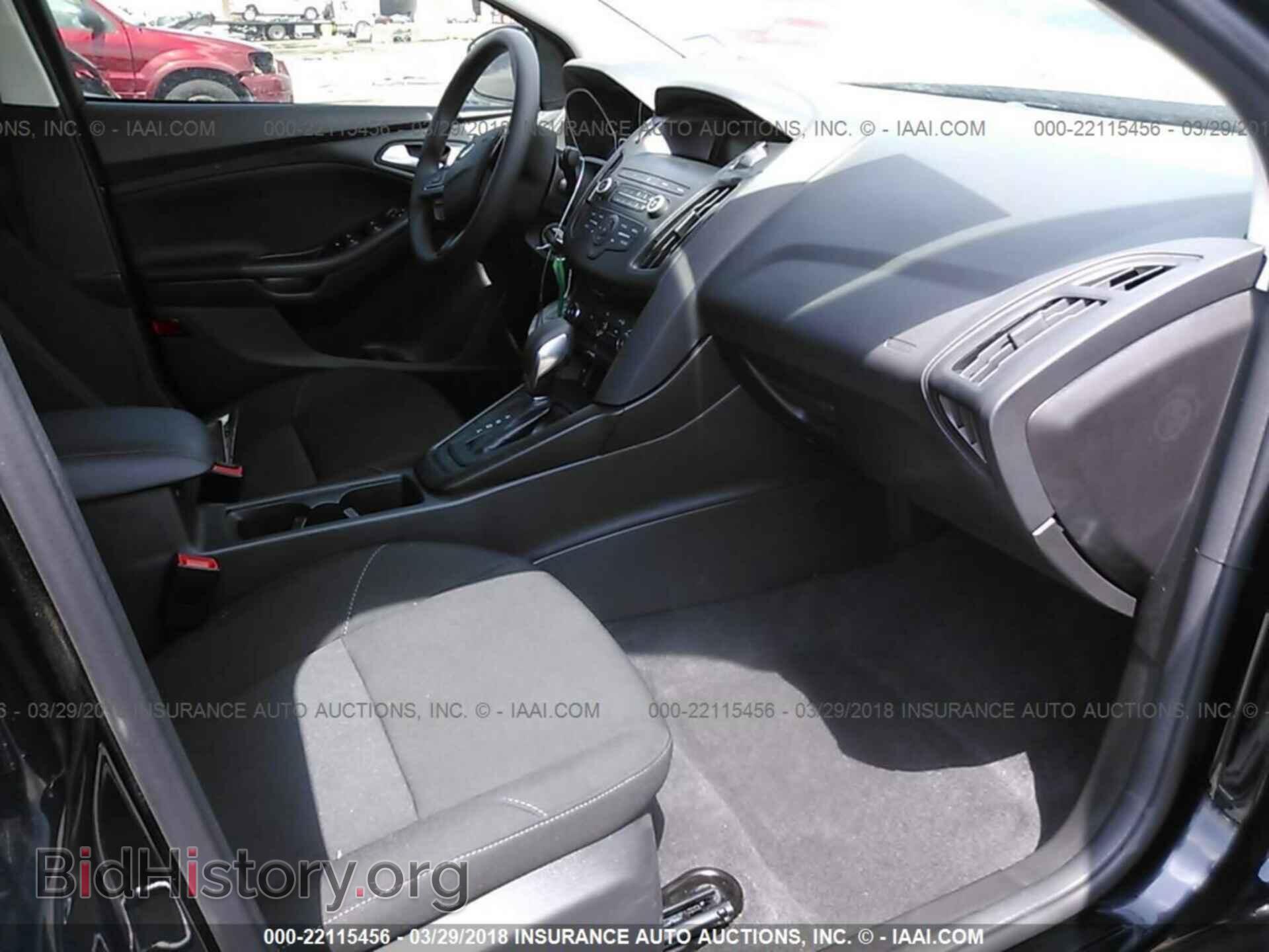 2018 Ford Focus - VIN: 1FADP3F29JL258904 - Фото 5