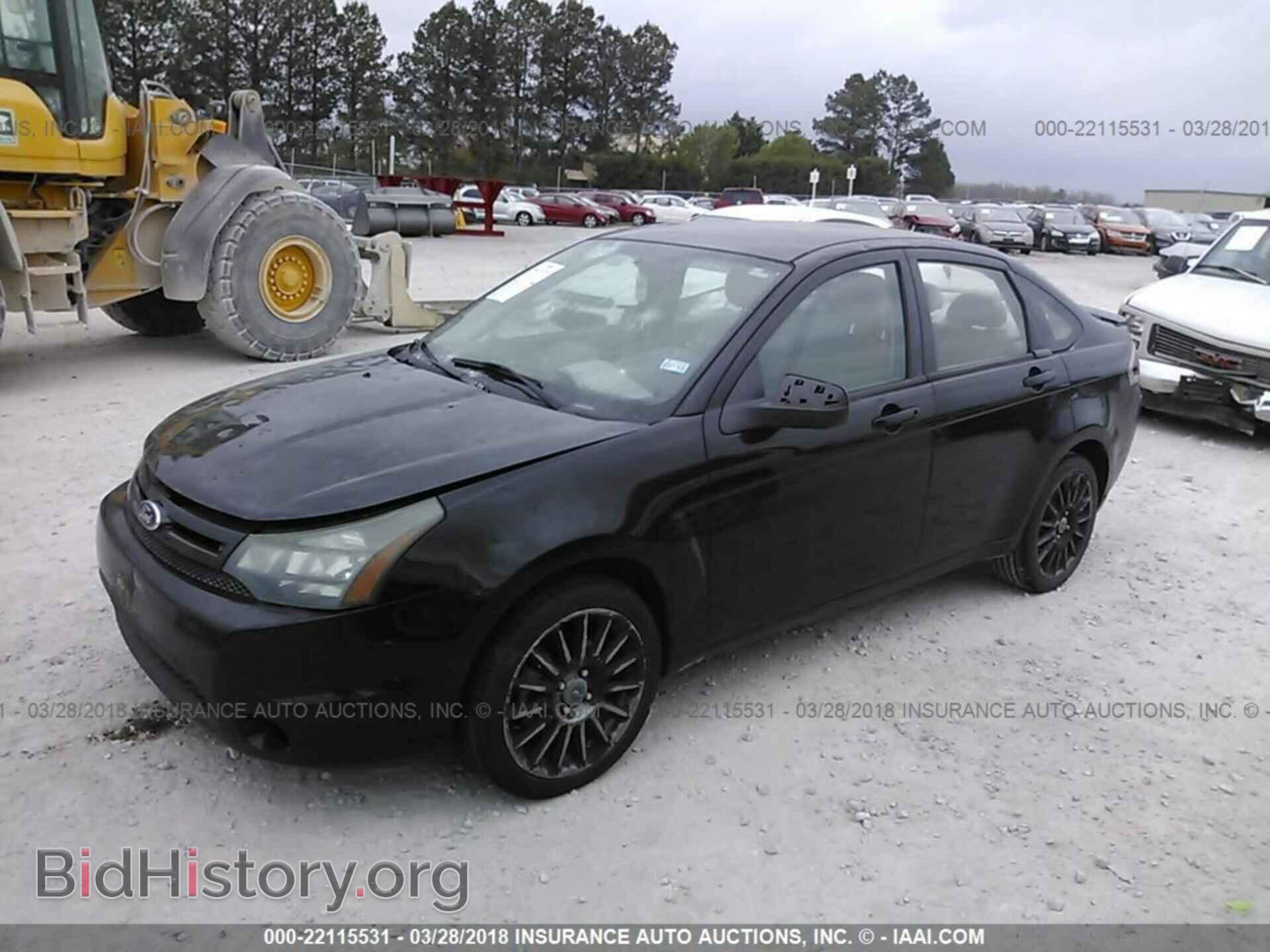 2011 Ford Focus - VIN: 1FAHP3GN3BW147663 - Фото 2