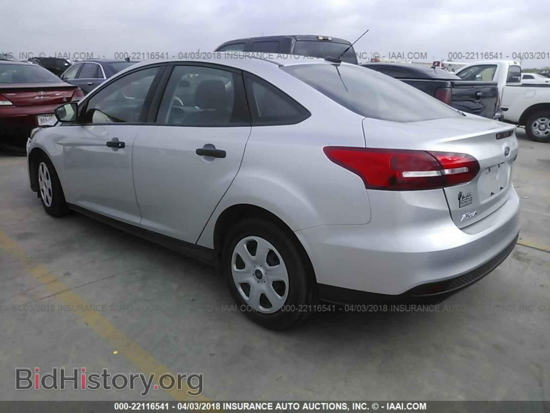 2017 Ford Focus - VIN: 1FADP3E22HL204825 - Фото 3