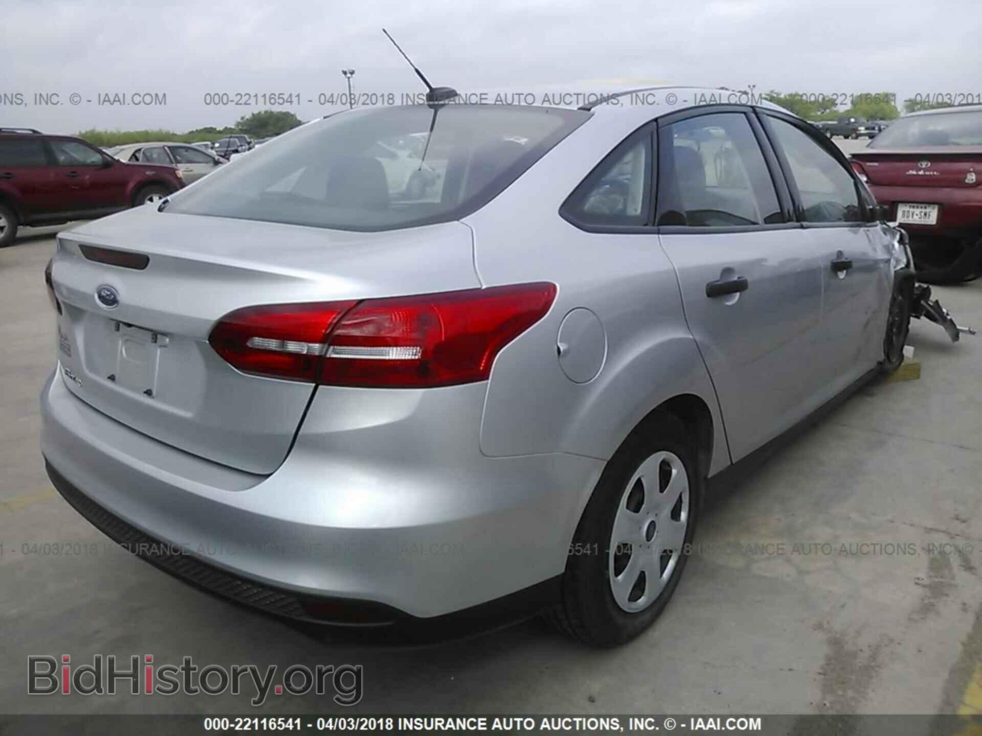 2017 Ford Focus - VIN: 1FADP3E22HL204825 - Фото 4