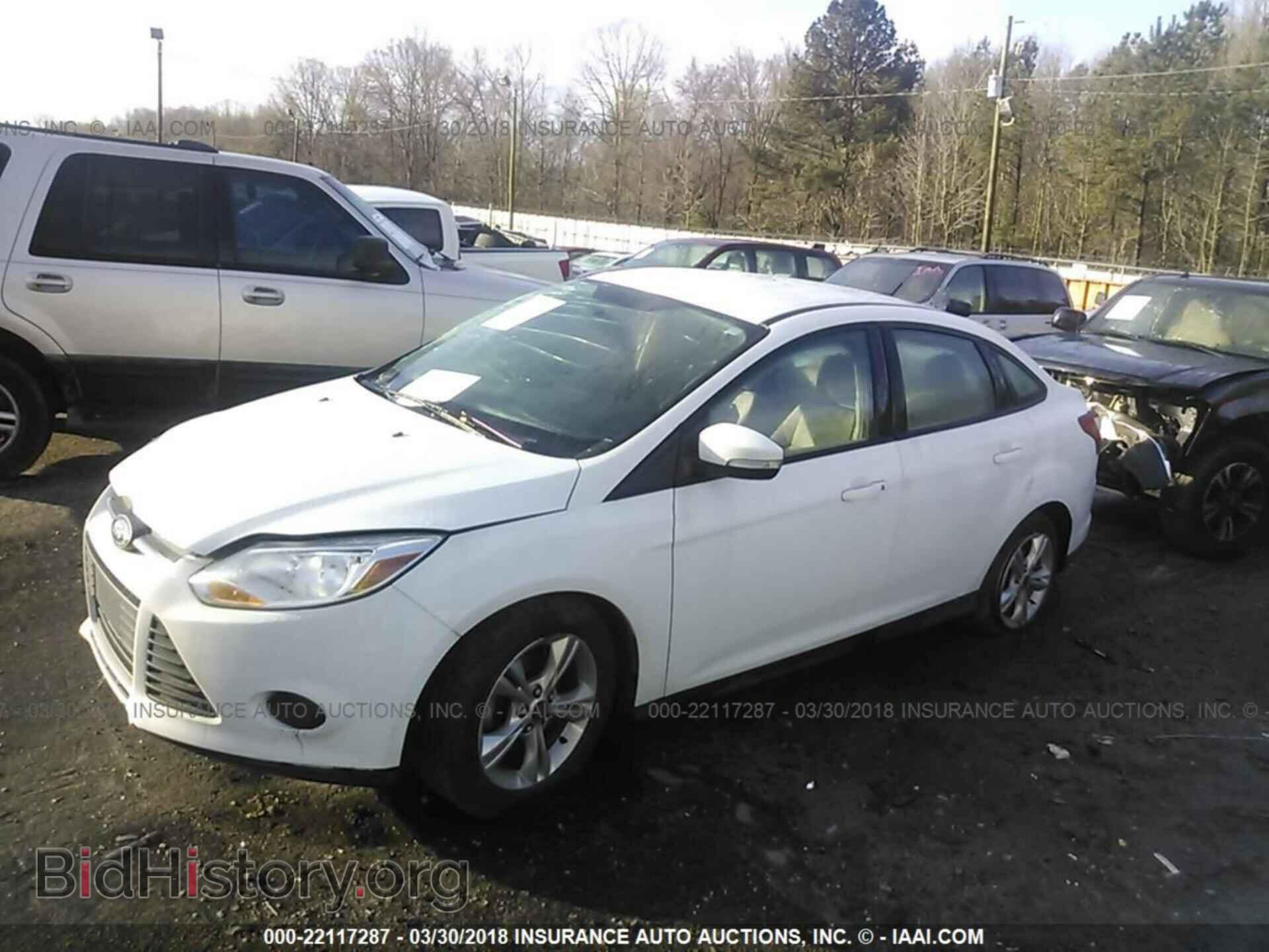 2014 Ford Focus - VIN: 1FADP3F25EL266097 - Фото 2