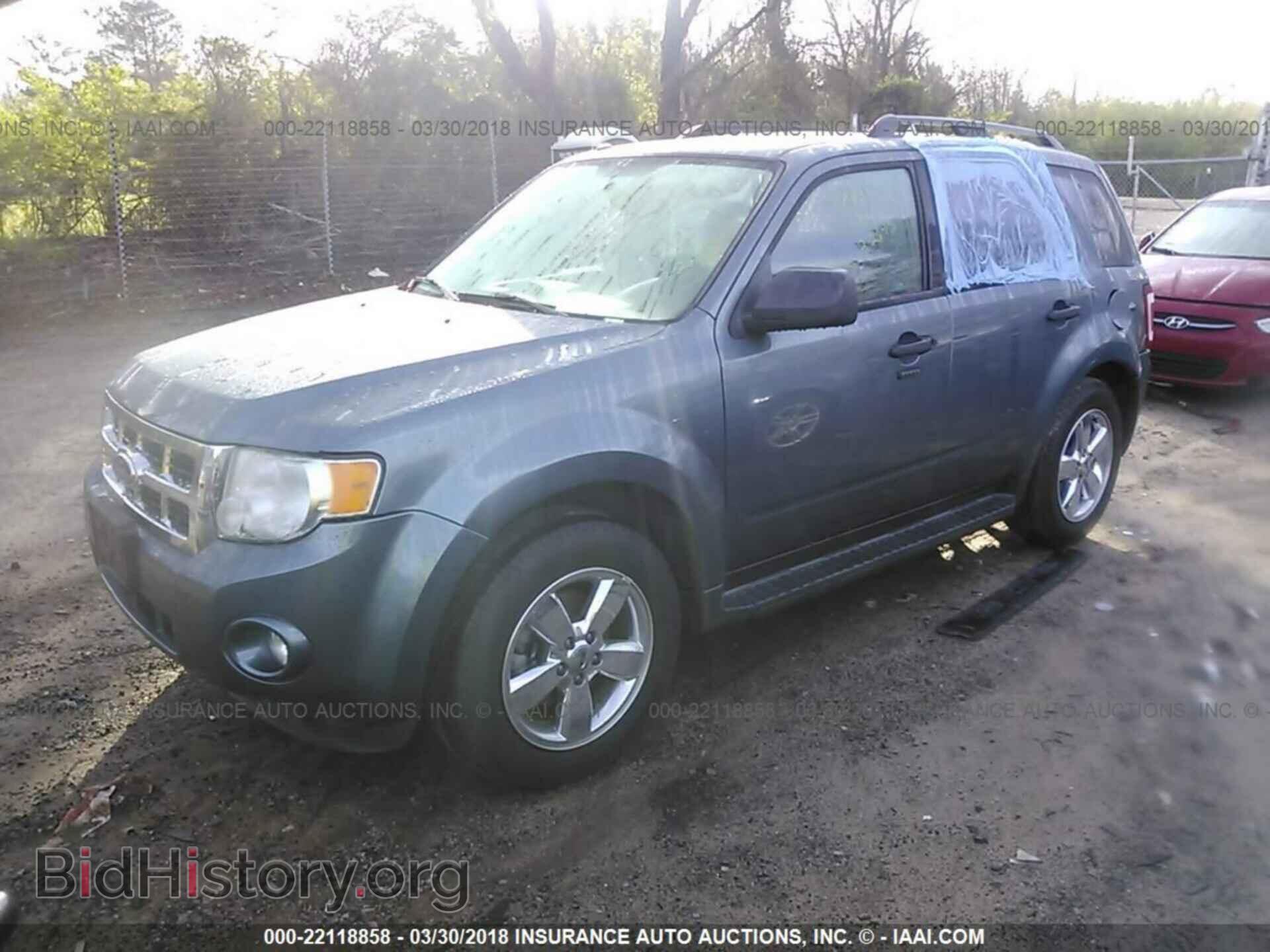 2011 Ford Escape - VIN: 1FMCU0D76BKC35384 - Photo 2