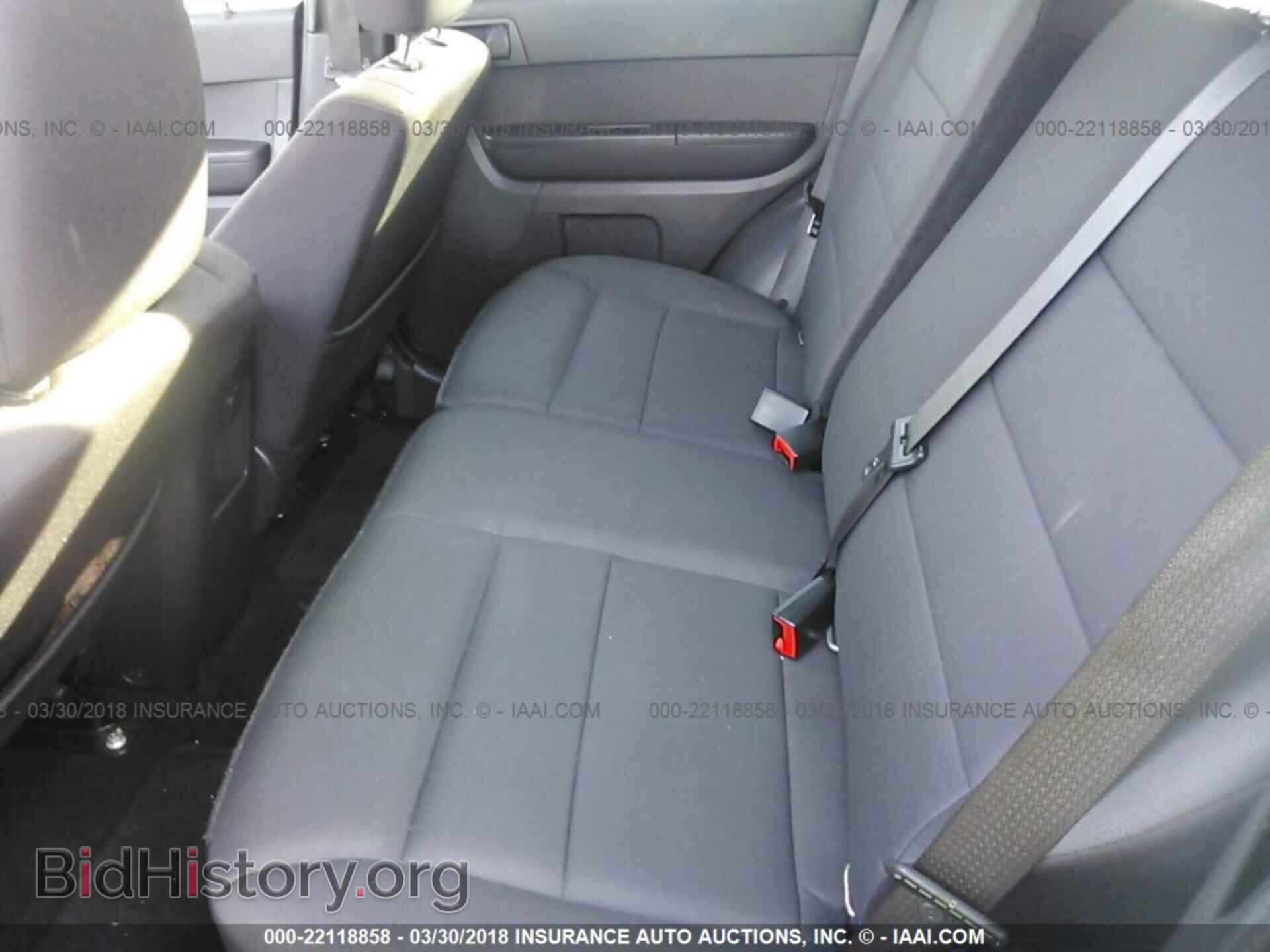 2011 Ford Escape - VIN: 1FMCU0D76BKC35384 - Photo 8