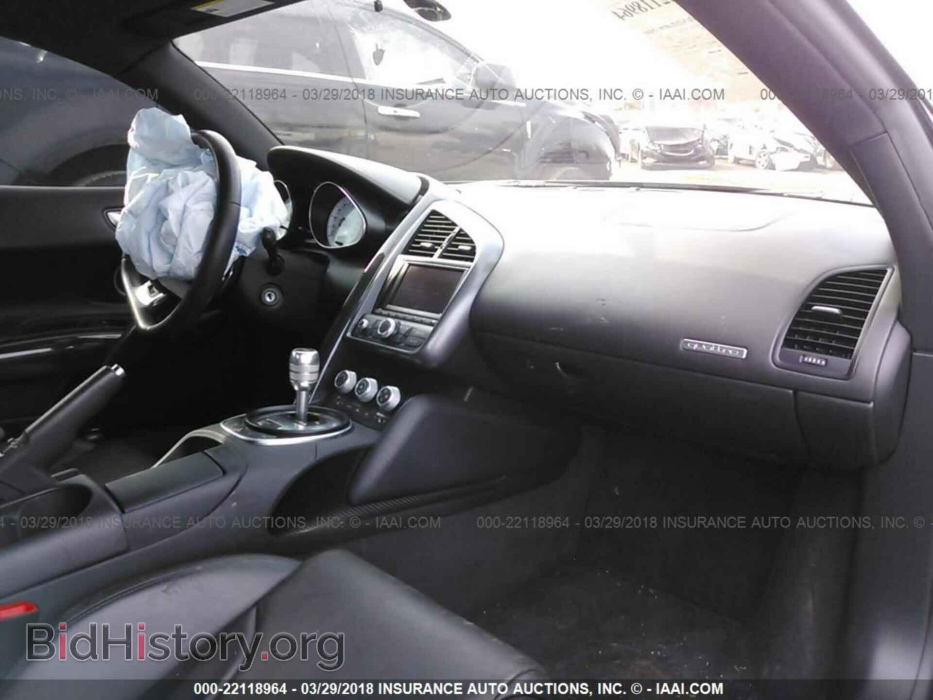 2011 Audi R8 - VIN: WUAENAFG7BN002922 - Фото 5