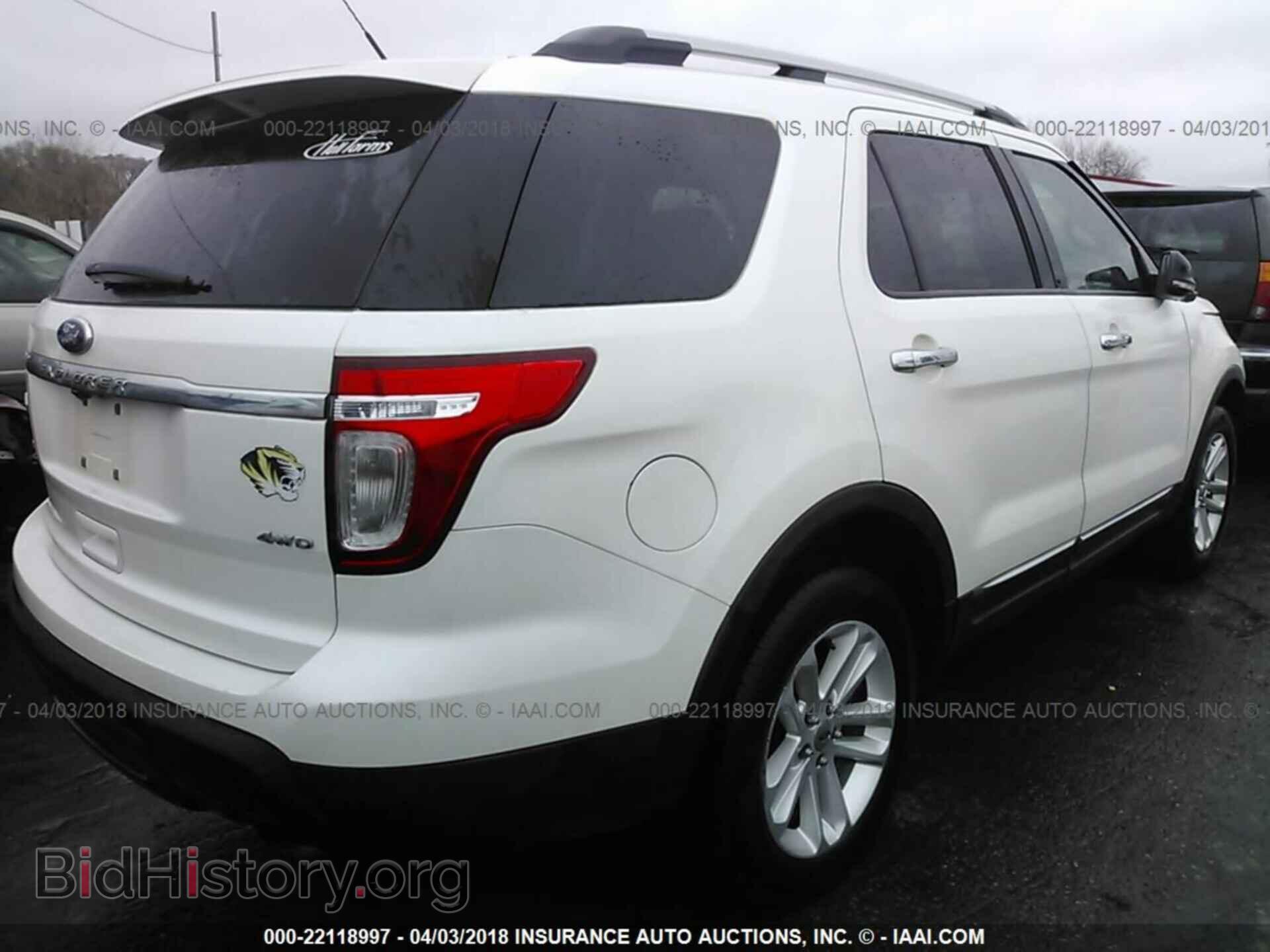 2011 Ford Explorer - VIN: 1FMHK8D88BGA24998 - Фото 4