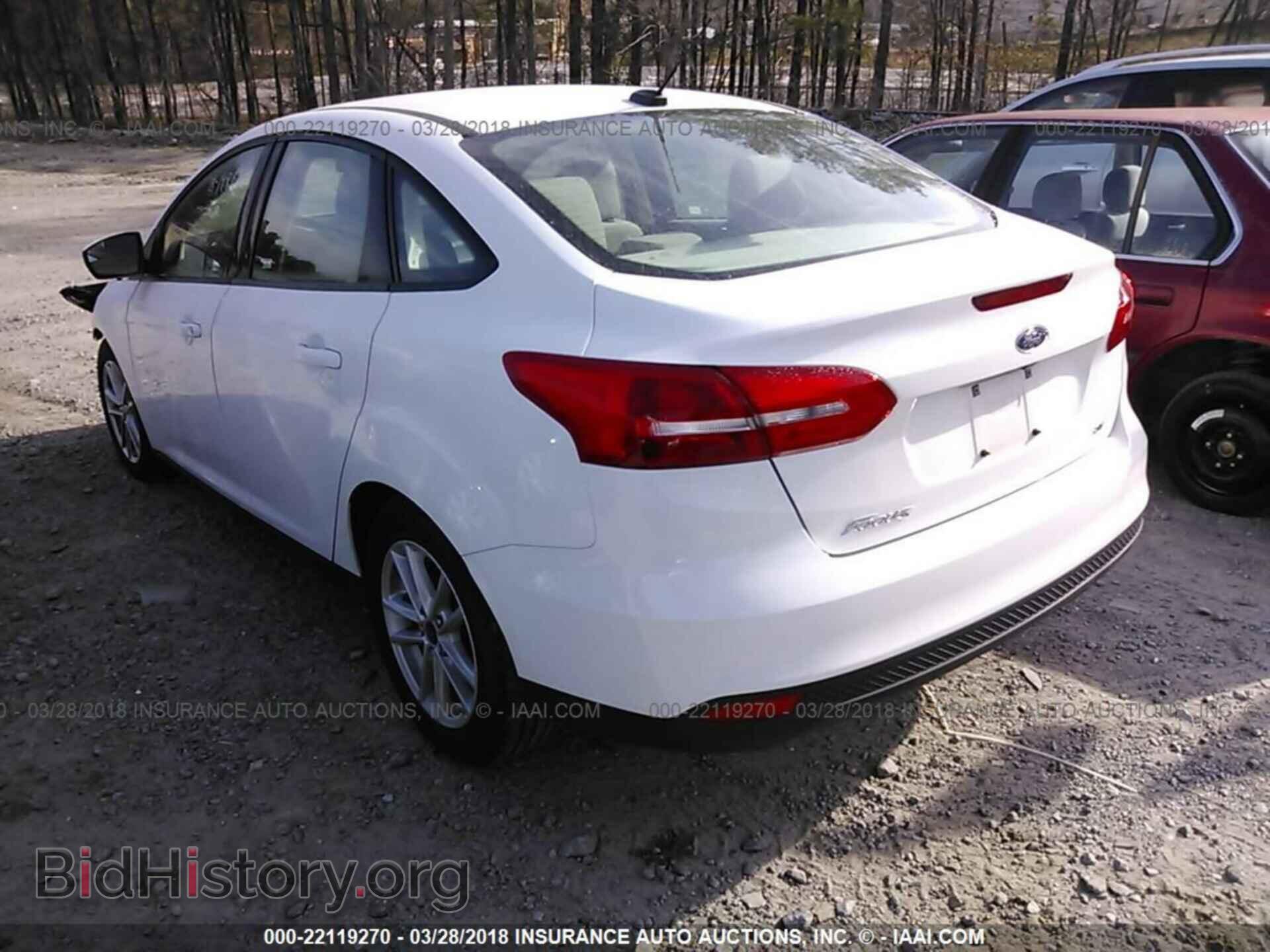 2018 Ford Focus - VIN: 1FADP3F26JL231773 - Photo 3
