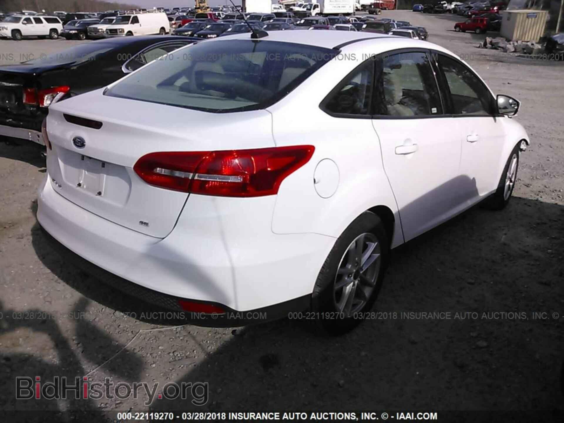 2018 Ford Focus - VIN: 1FADP3F26JL231773 - Photo 4
