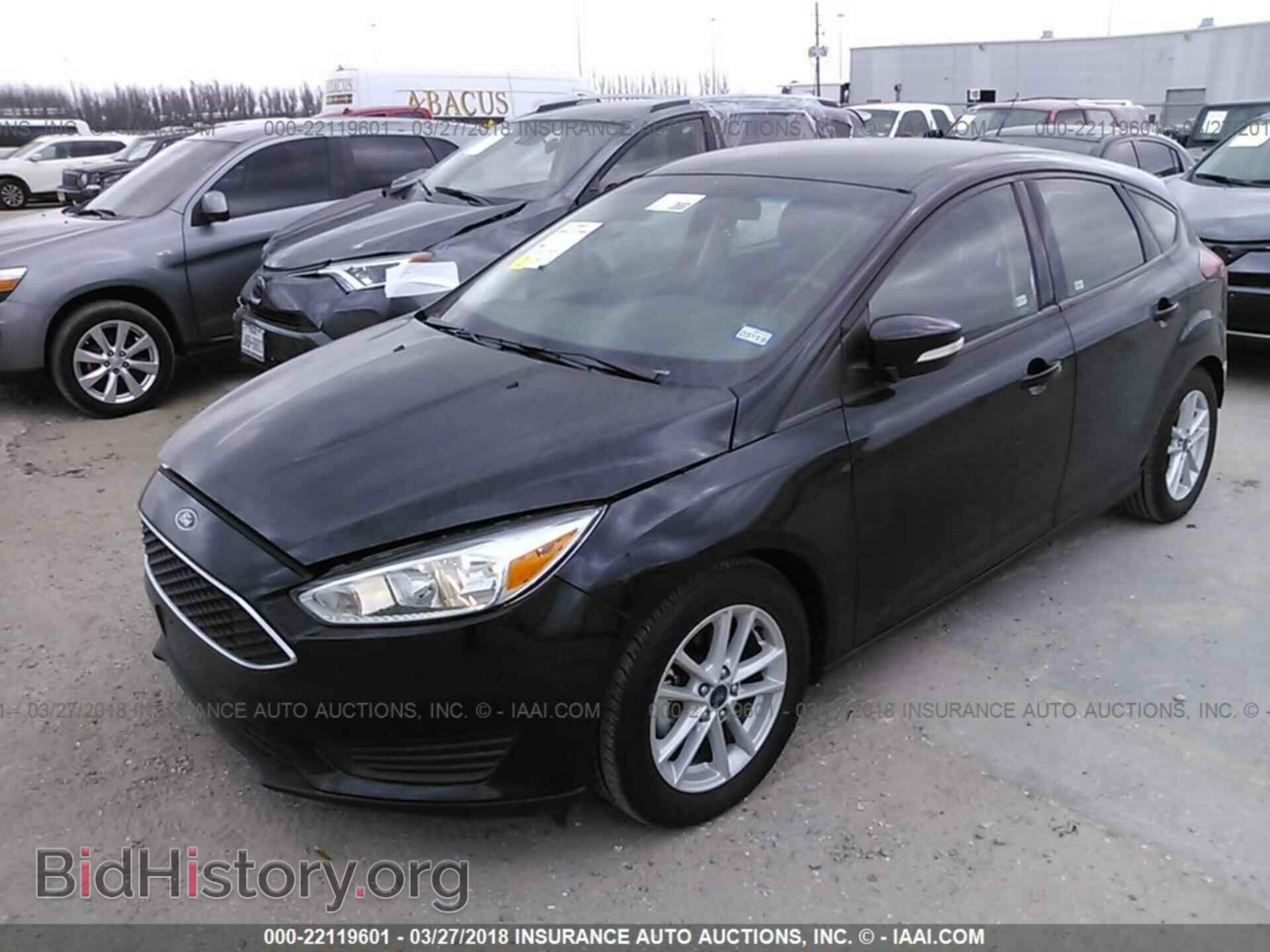 2017 Ford Focus - VIN: 1FADP3K2XHL290843 - Photo 2