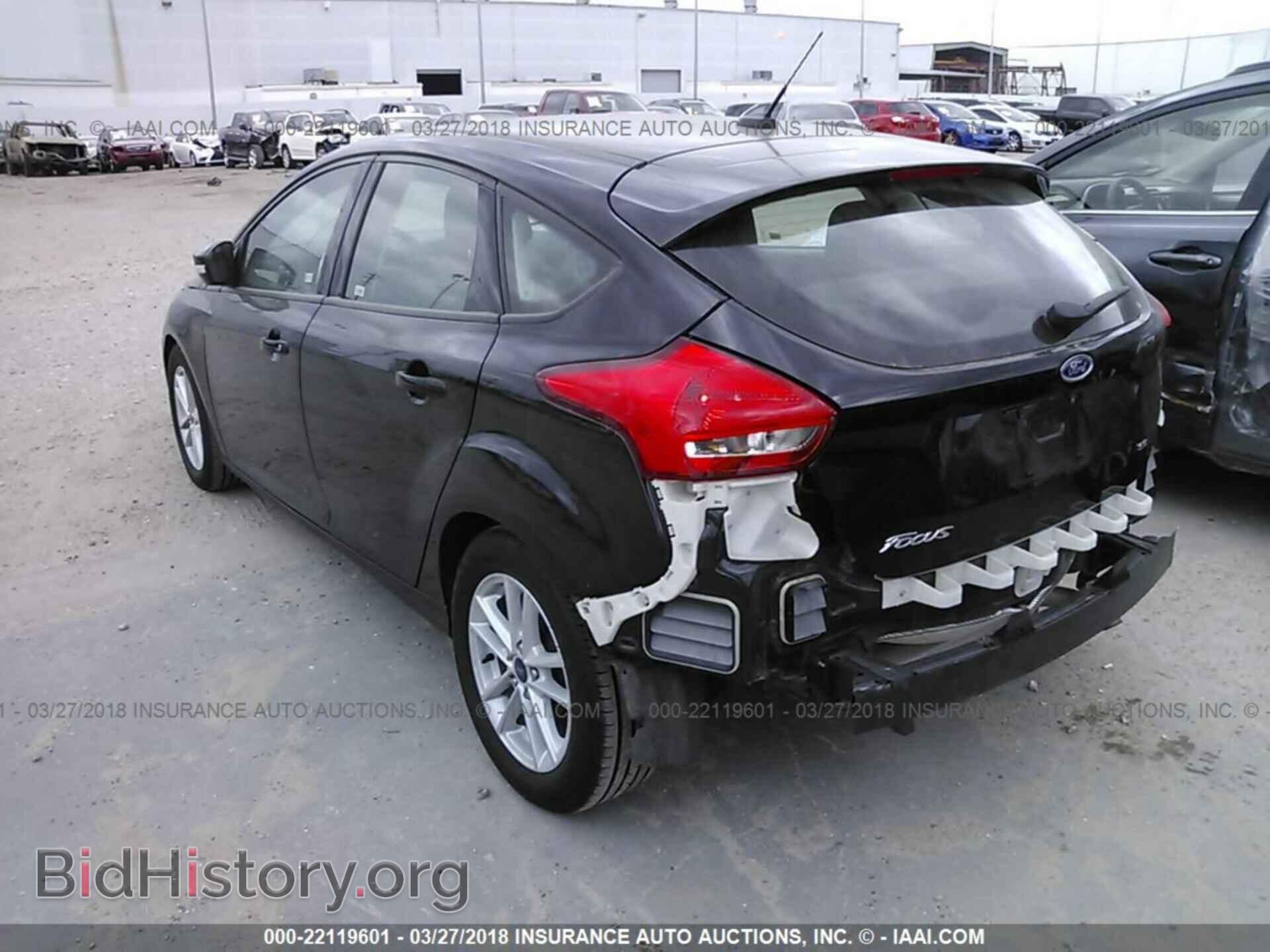 2017 Ford Focus - VIN: 1FADP3K2XHL290843 - Photo 3
