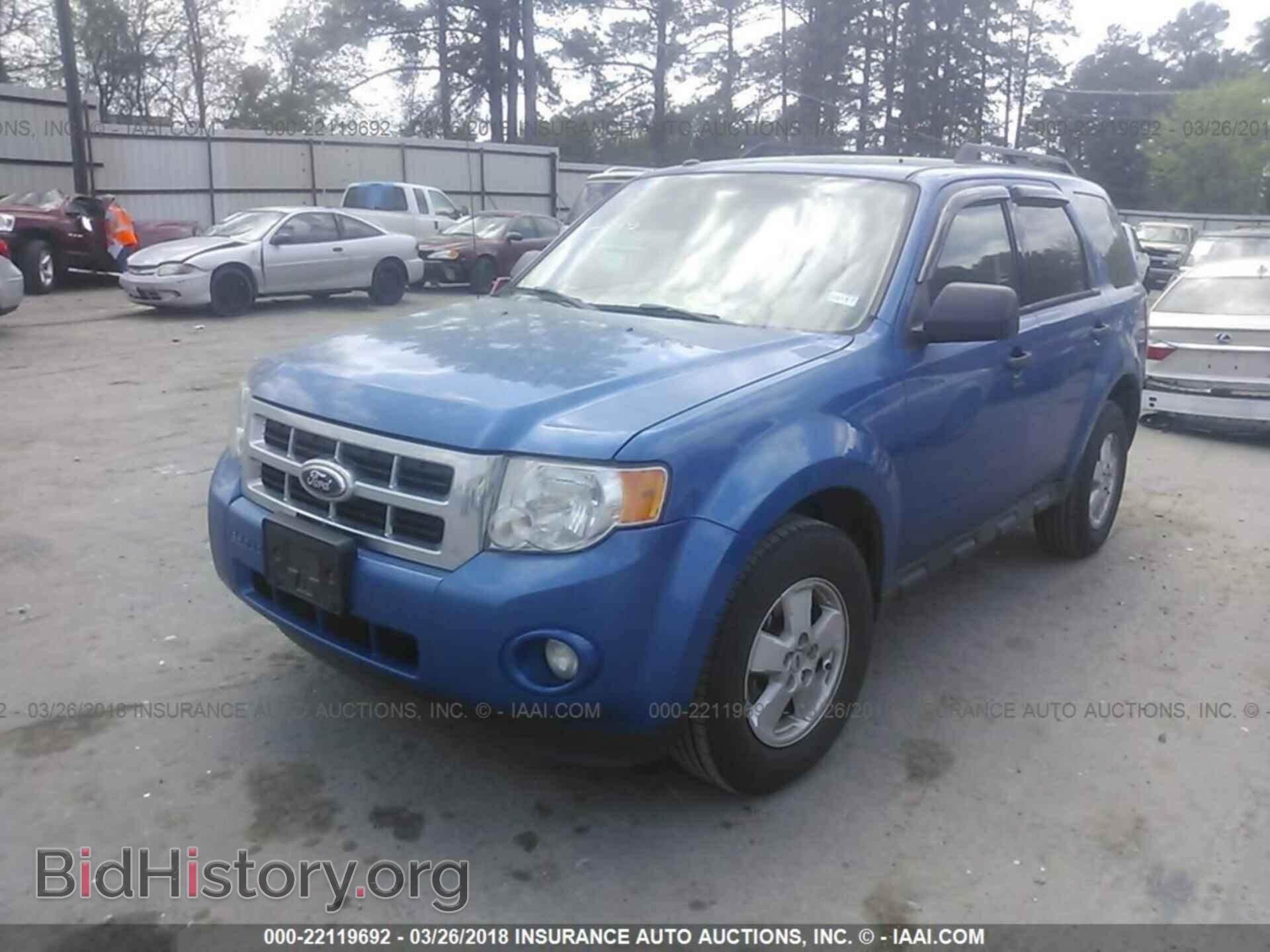 2012 Ford Escape - VIN: 1FMCU0D78CKC20418 - Photo 2