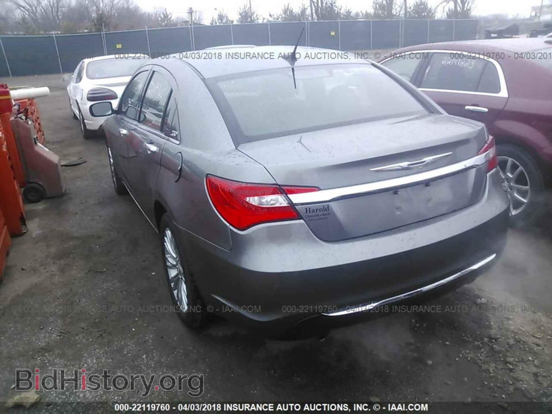 2011 Chrysler 200 - VIN: 1C3BC2FG6BN590330 - Photo 3