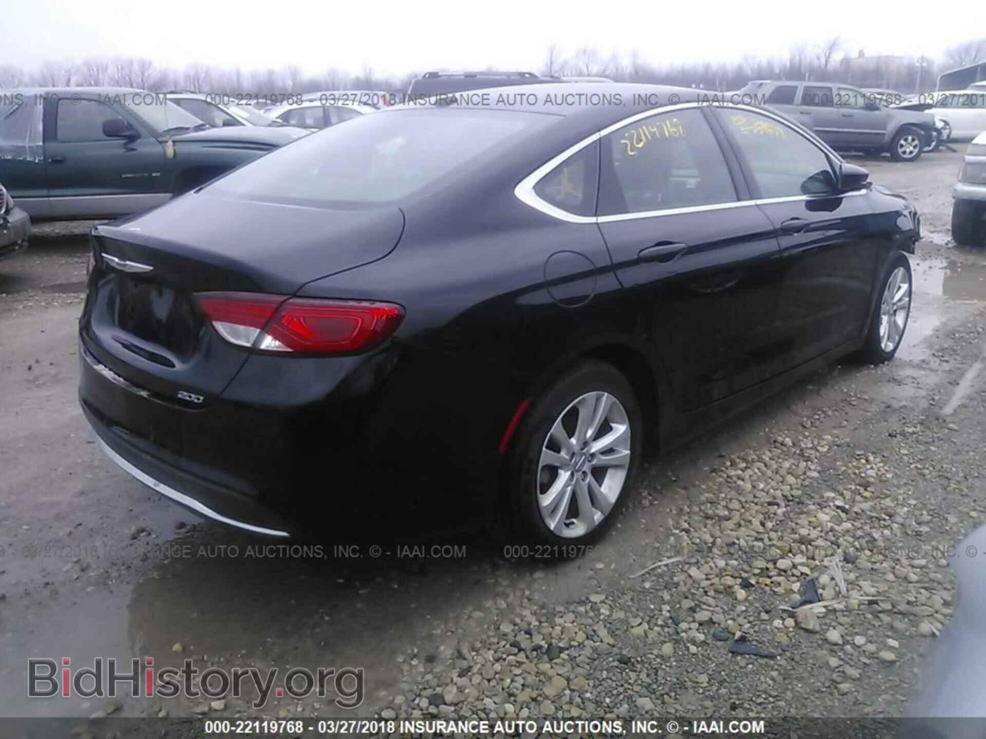 2015 Chrysler 200 - VIN: 1C3CCCAB3FN592404 - Photo 4