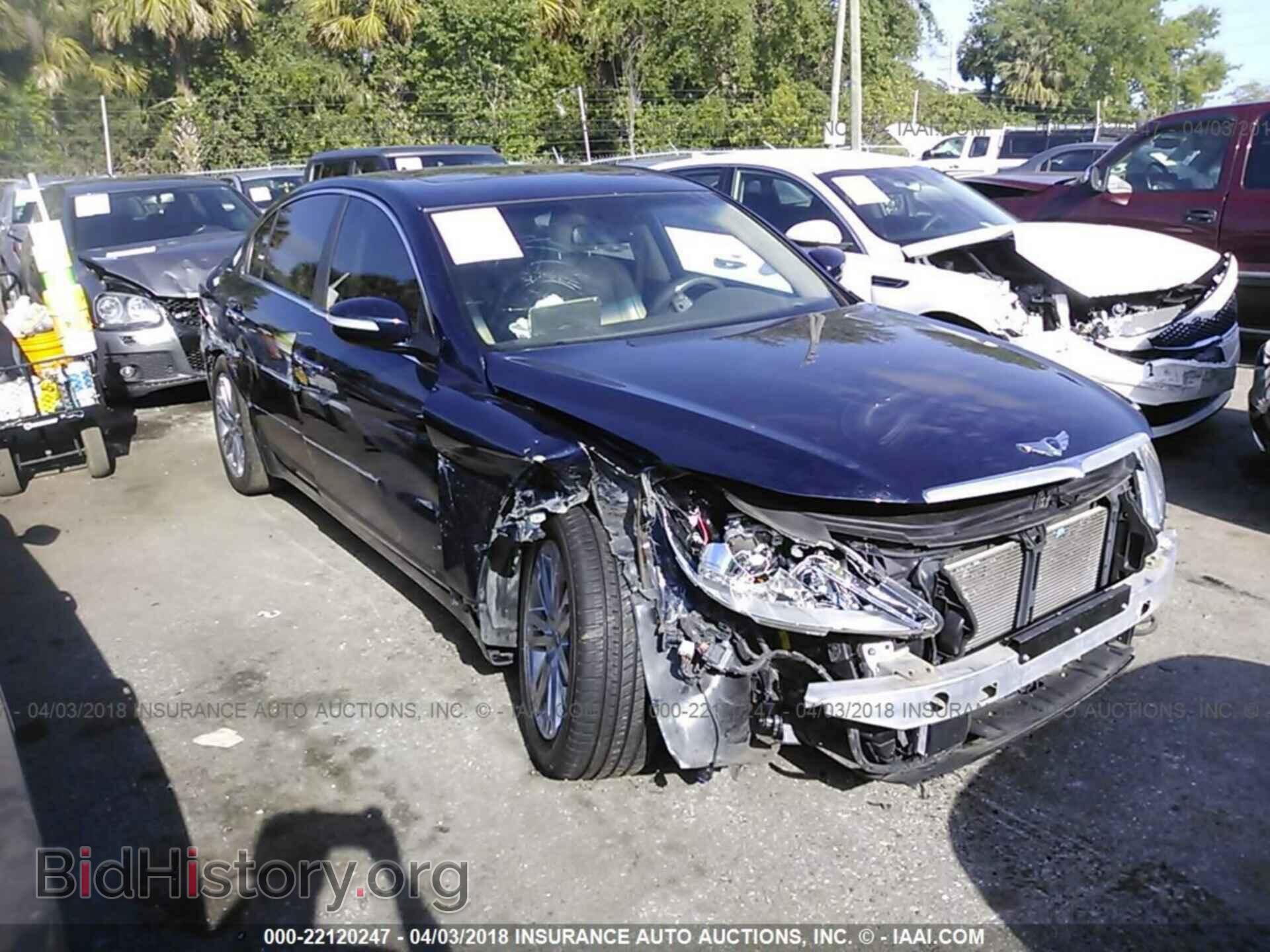 Photo KMHGC4DE1BU143078 - Hyundai Genesis 2011