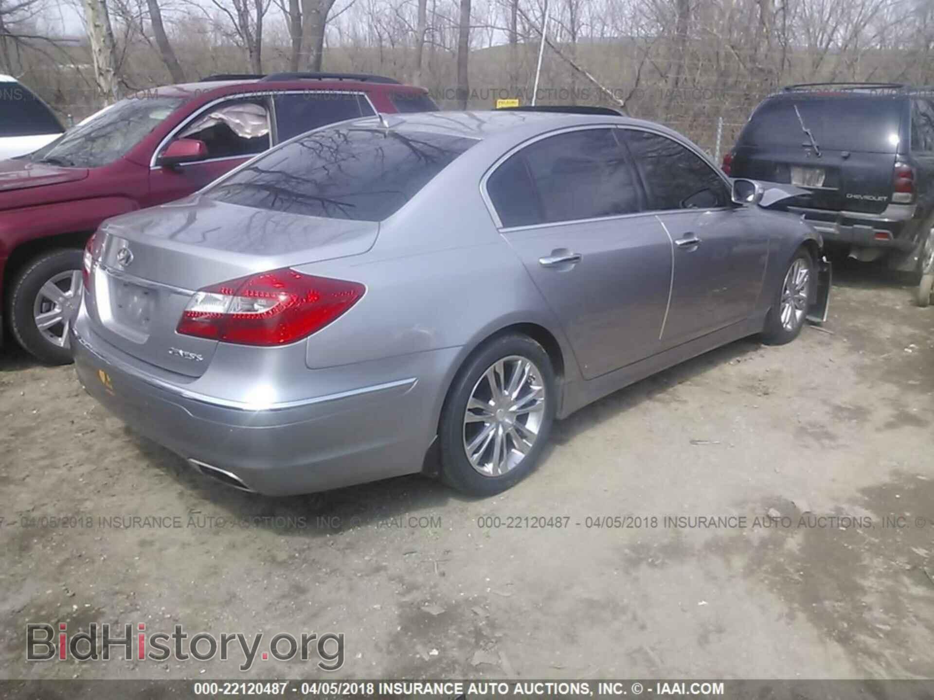 2013 Hyundai Genesis - VIN: KMHGC4DD7DU240828 - Фото 4