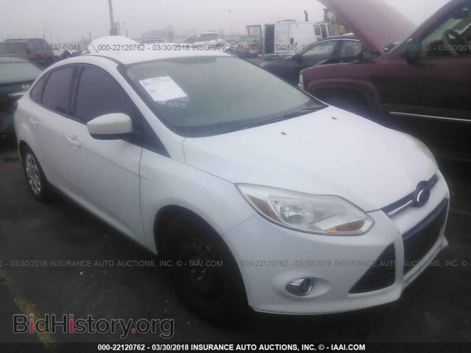 Photo 1FAHP3F26CL217702 - Ford Focus 2012