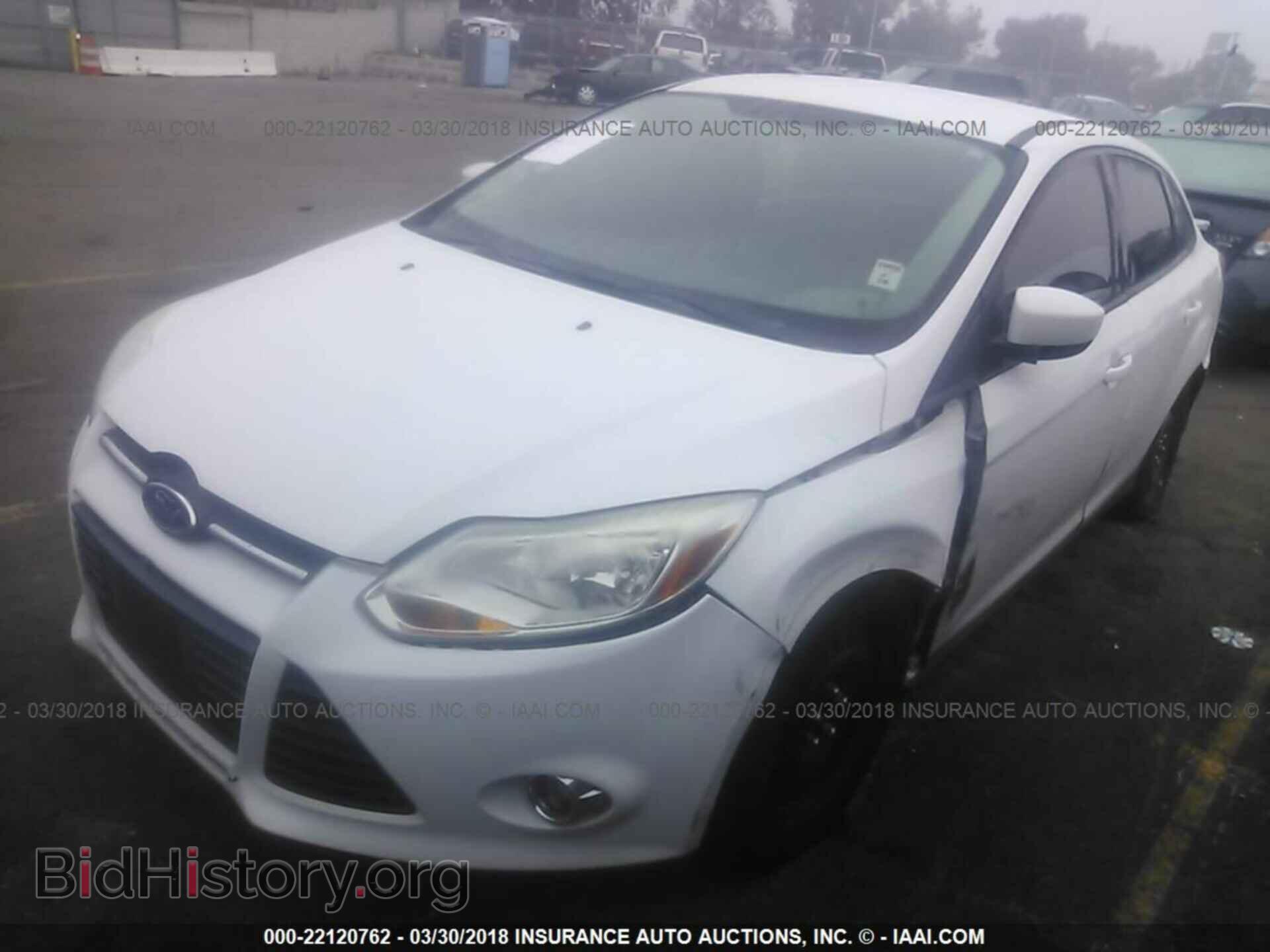 2012 Ford Focus - VIN: 1FAHP3F26CL217702 - Фото 2
