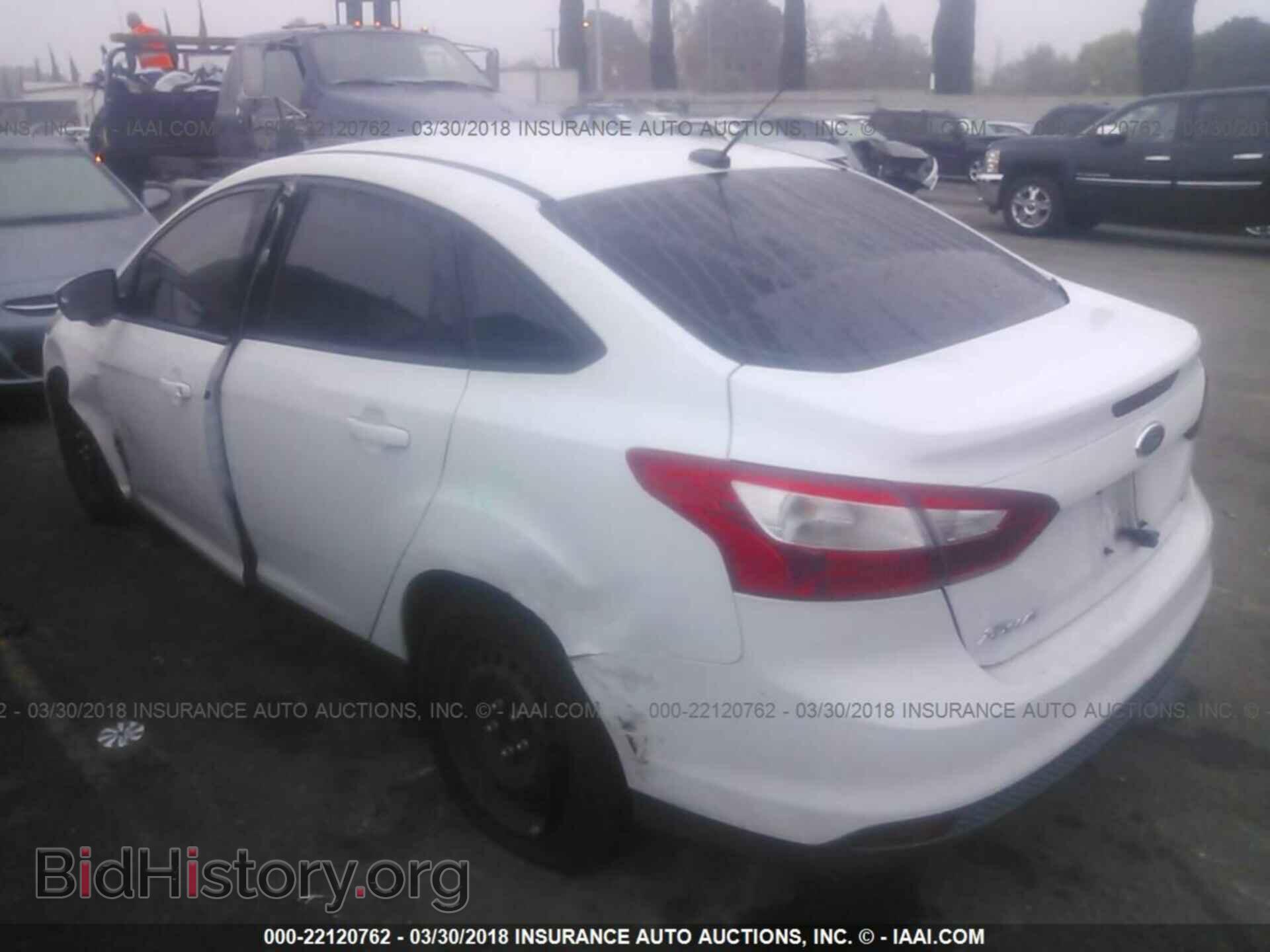 2012 Ford Focus - VIN: 1FAHP3F26CL217702 - Фото 3