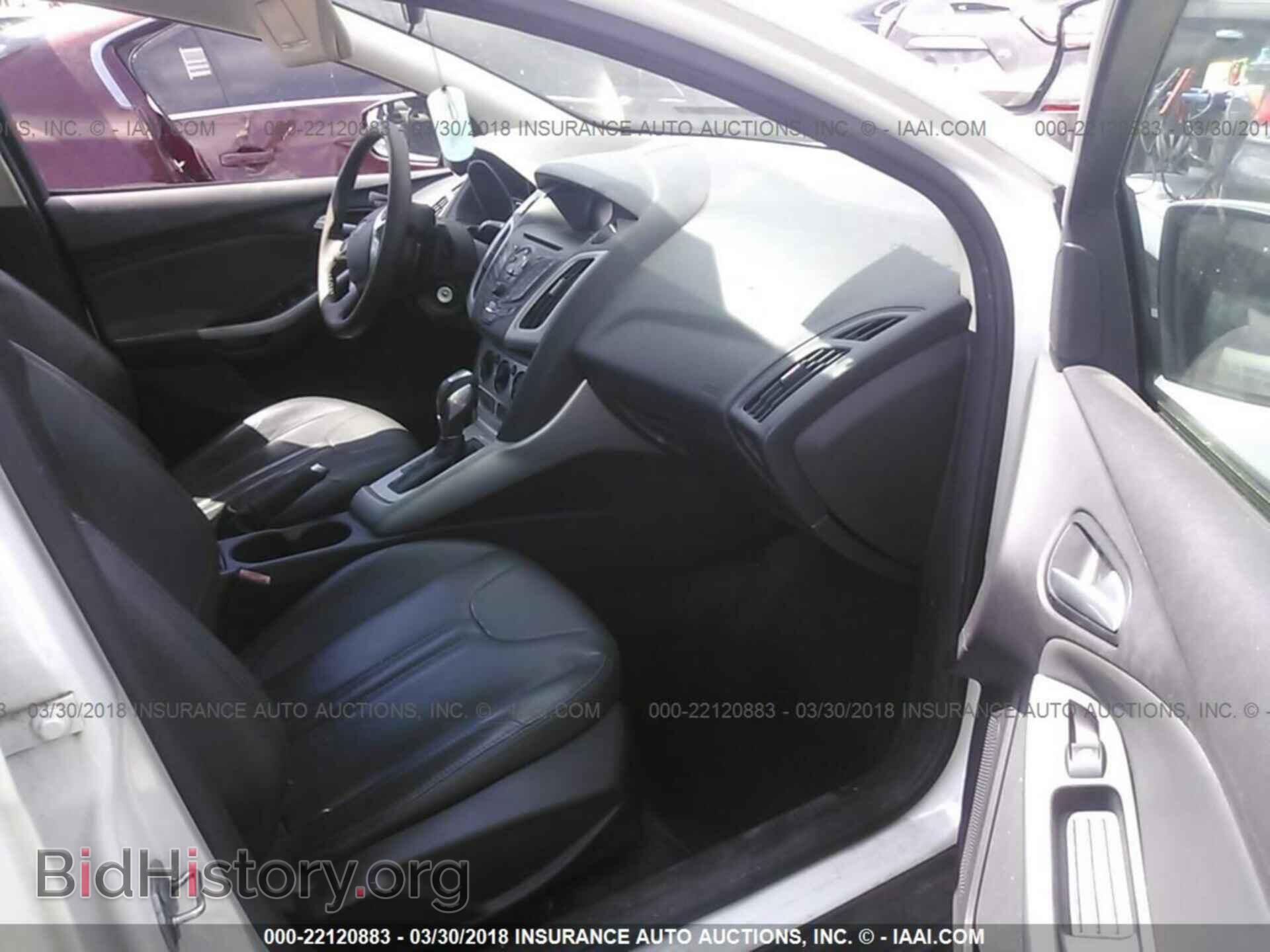 2012 Ford Focus - VIN: 1FAHP3F21CL360492 - Photo 5
