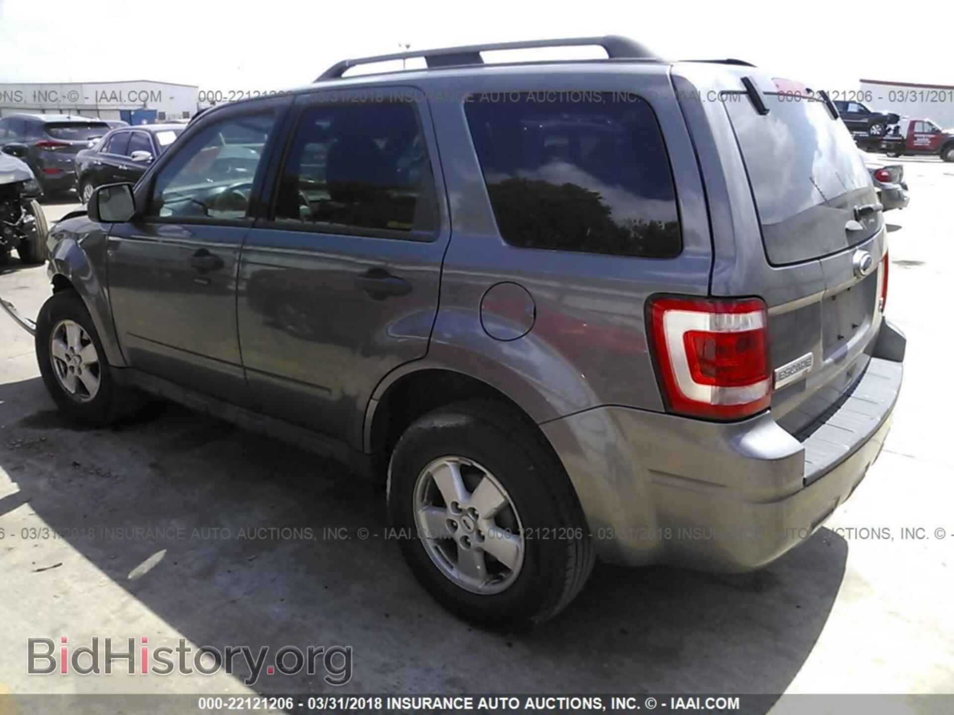 2012 Ford Escape - VIN: 1FMCU0DG8CKB32064 - Фото 3