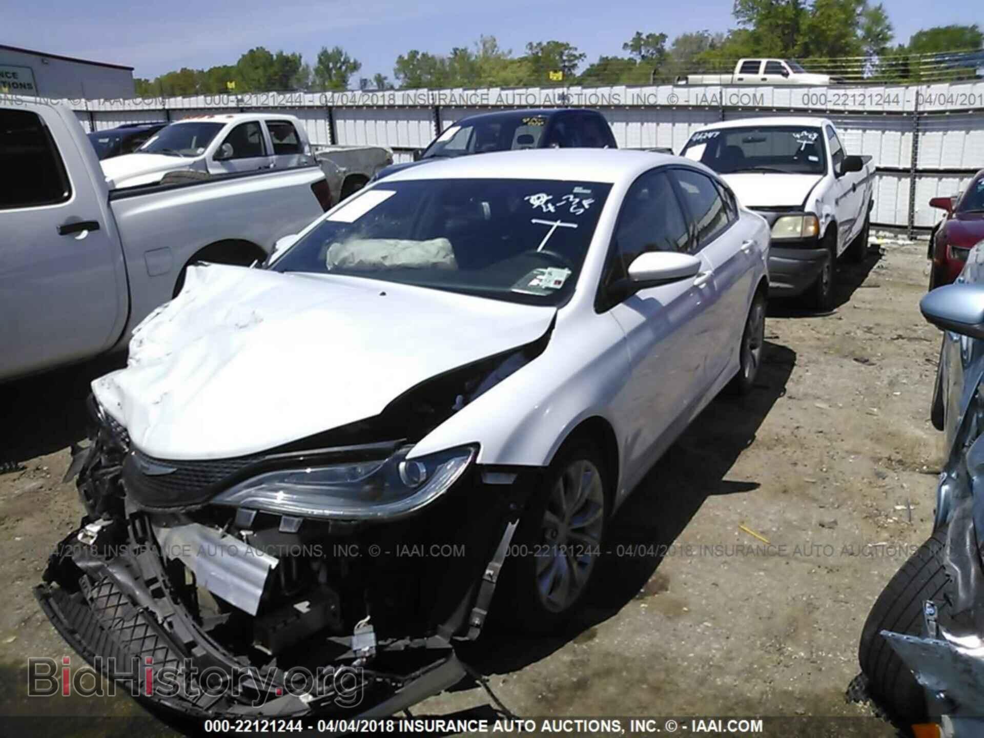 2015 Chrysler 200 - VIN: 1C3CCCBB3FN693554 - Photo 2