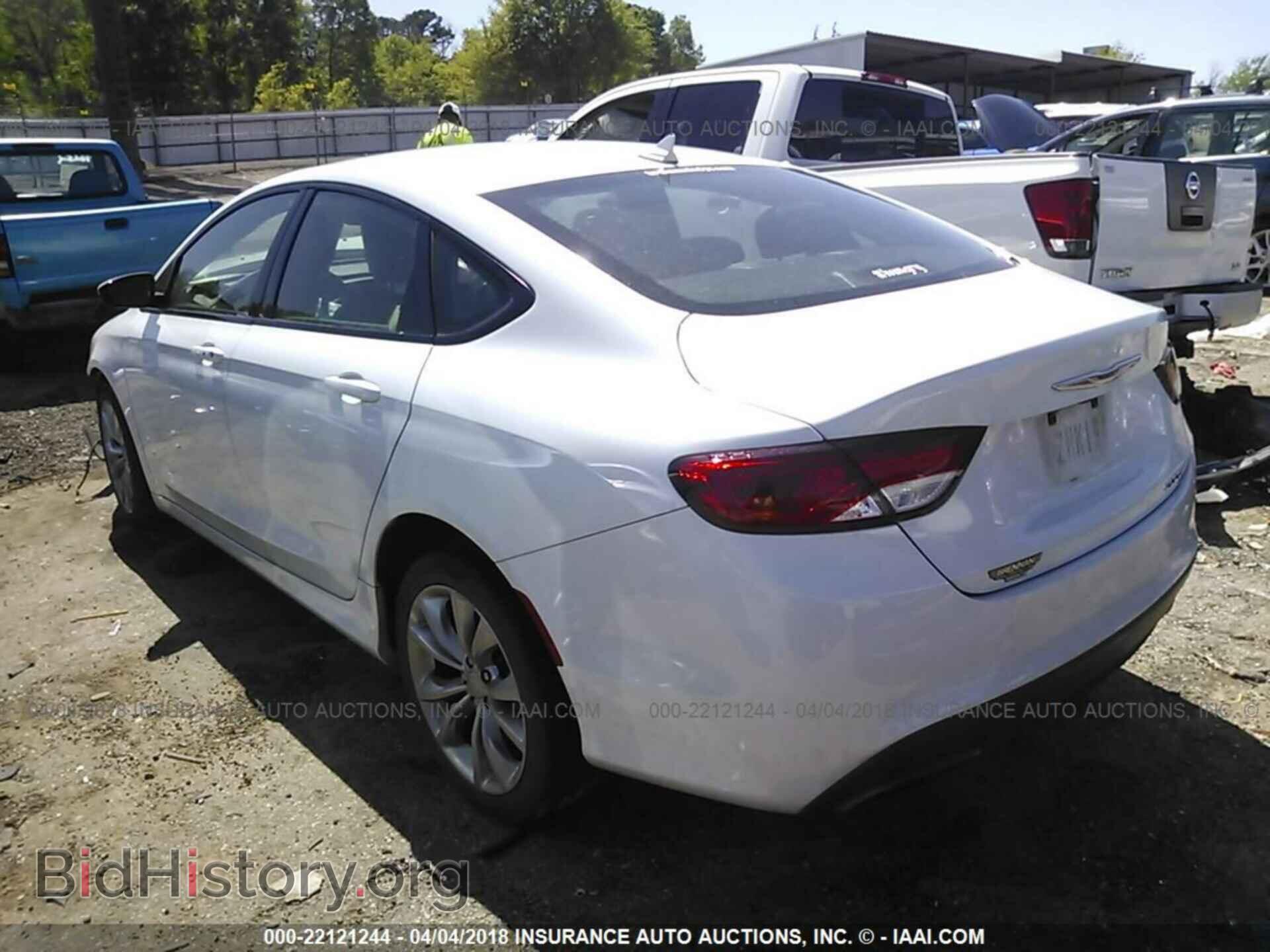 2015 Chrysler 200 - VIN: 1C3CCCBB3FN693554 - Photo 3