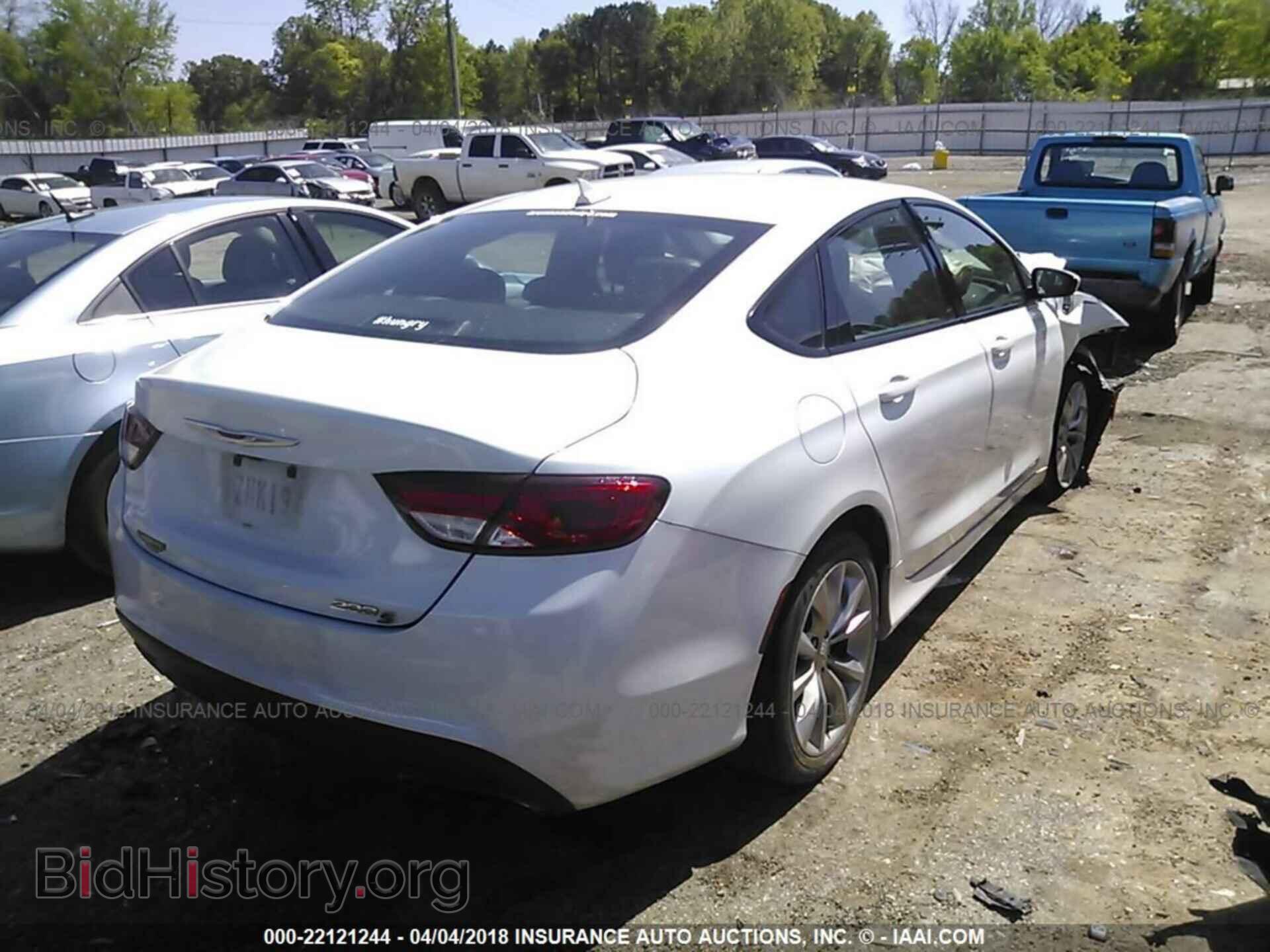 2015 Chrysler 200 - VIN: 1C3CCCBB3FN693554 - Photo 4