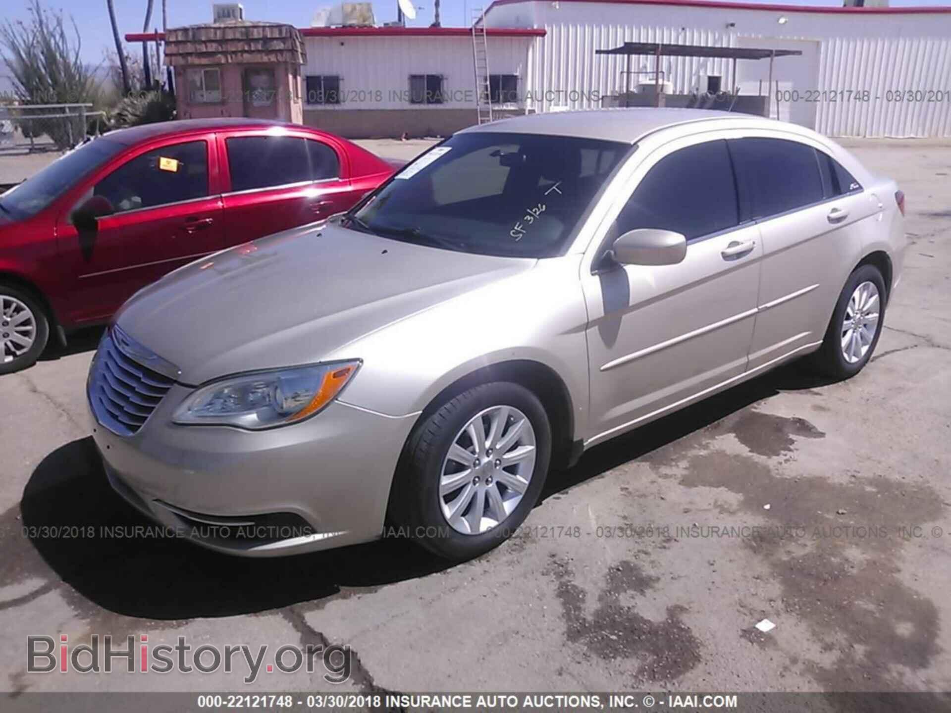 2013 Chrysler 200 - VIN: 1C3CCBBG2DN678496 - Photo 2