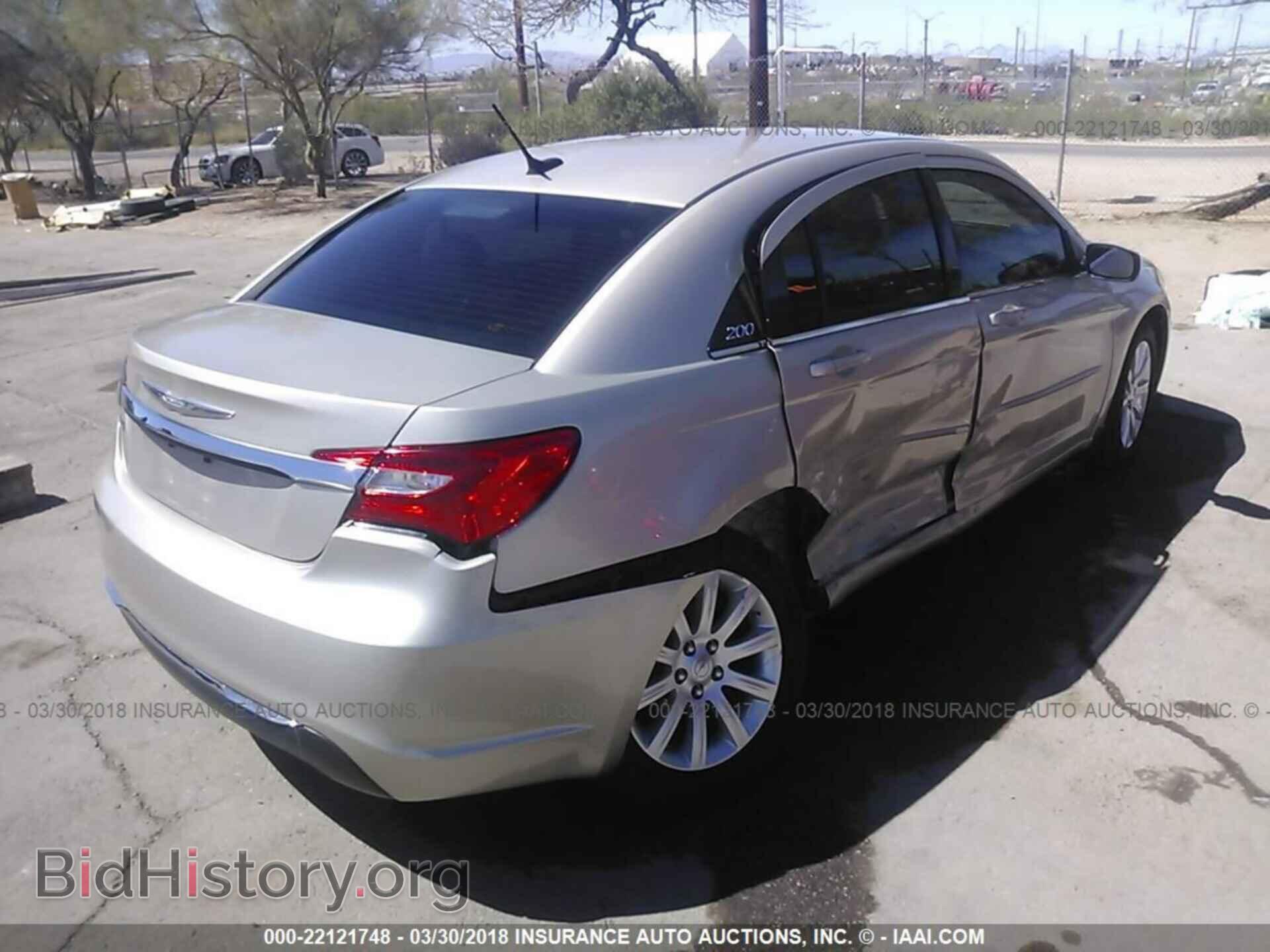 2013 Chrysler 200 - VIN: 1C3CCBBG2DN678496 - Photo 4