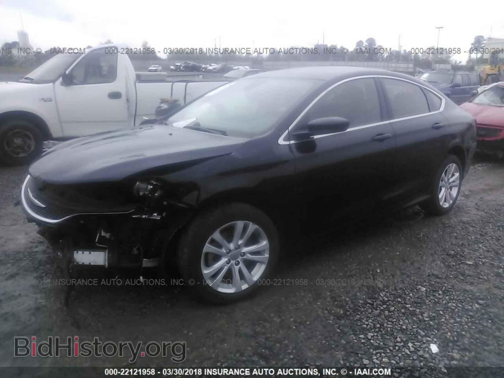 2015 Chrysler 200 - VIN: 1C3CCCAB7FN575752 - Photo 2
