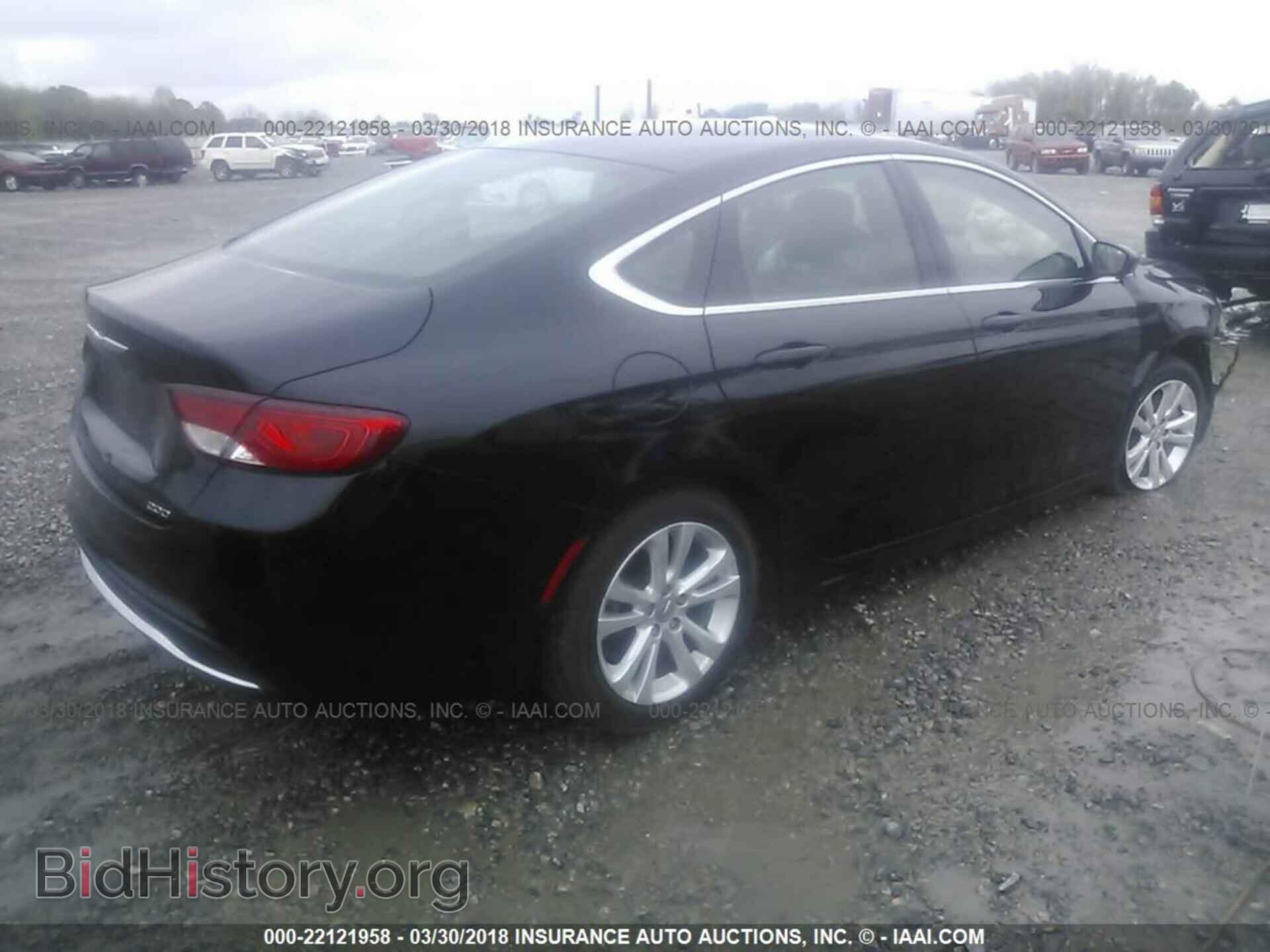 2015 Chrysler 200 - VIN: 1C3CCCAB7FN575752 - Photo 4