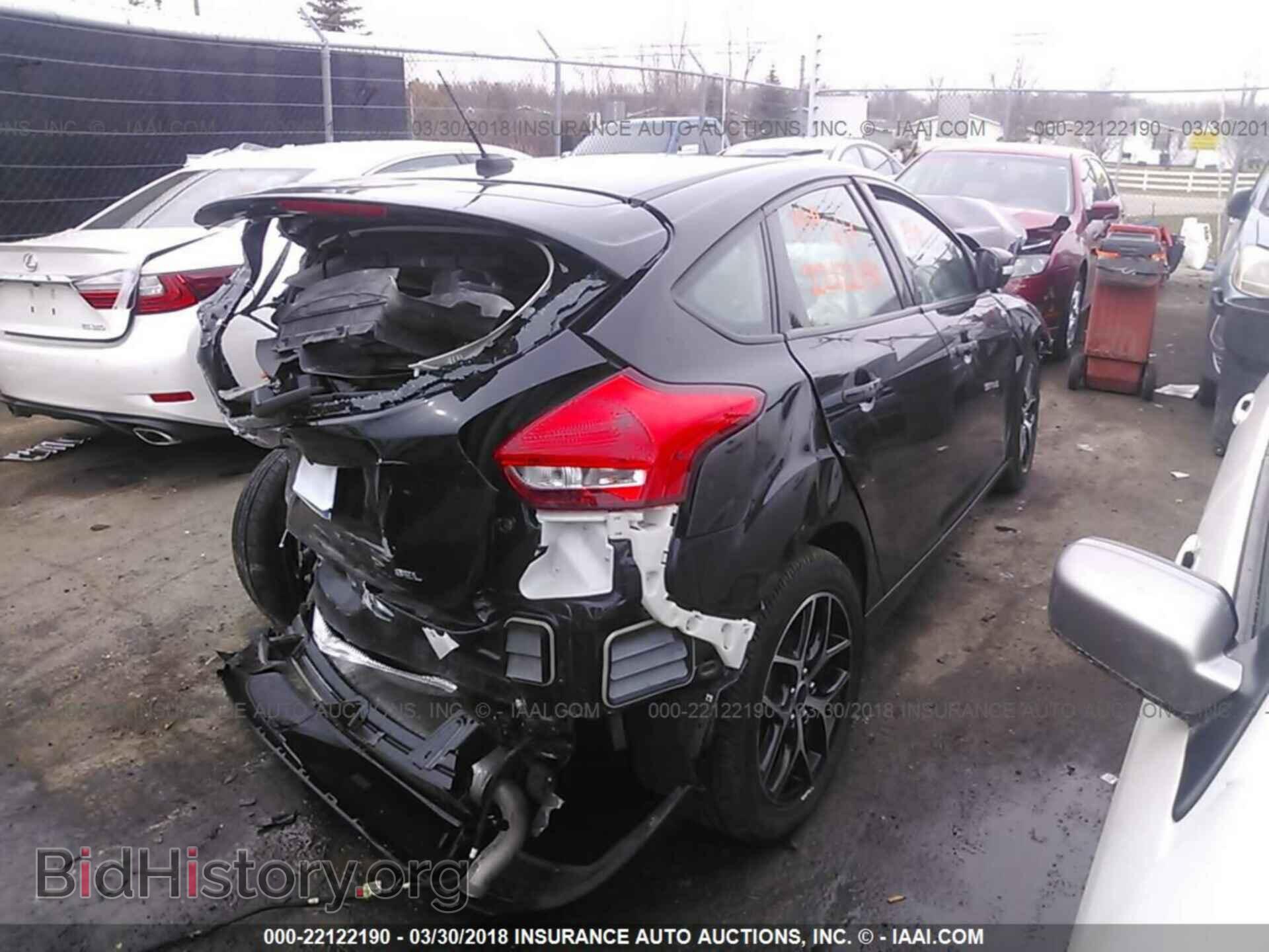 2017 Ford Focus - VIN: 1FADP3M20HL253748 - Photo 4