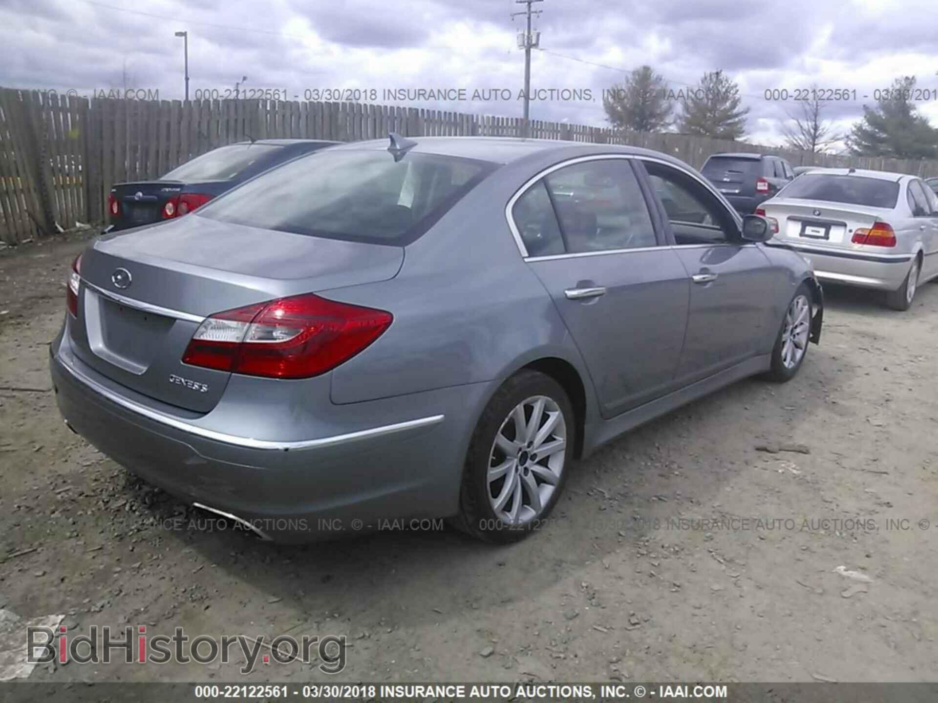 2014 Hyundai Genesis - VIN: KMHGC4DD3EU259586 - Фото 4