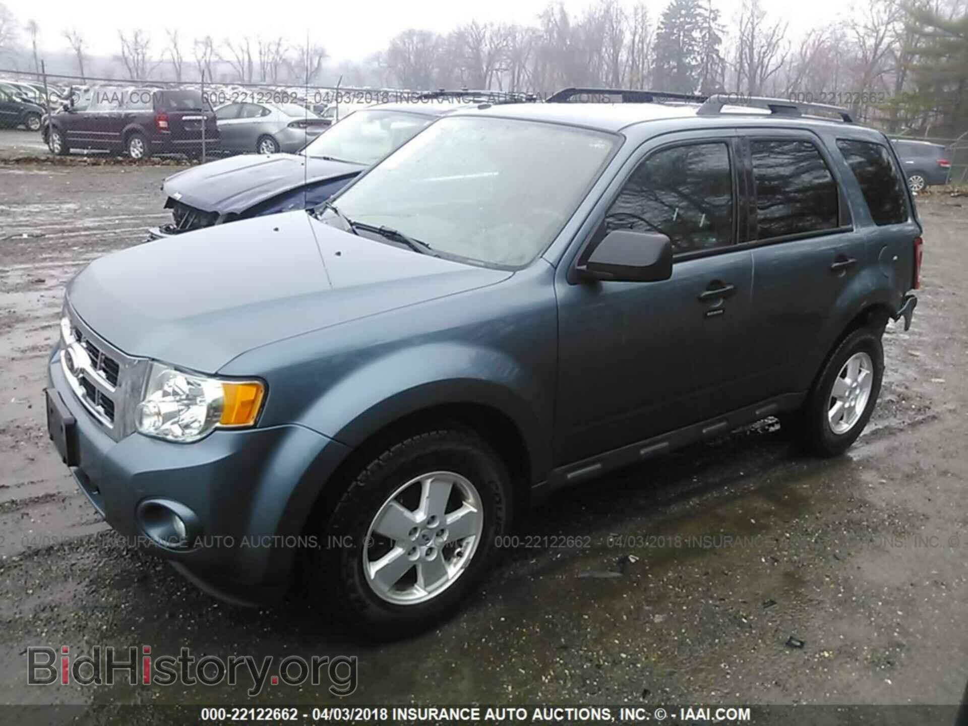 2012 Ford Escape - VIN: 1FMCU9DG1CKC39008 - Photo 2