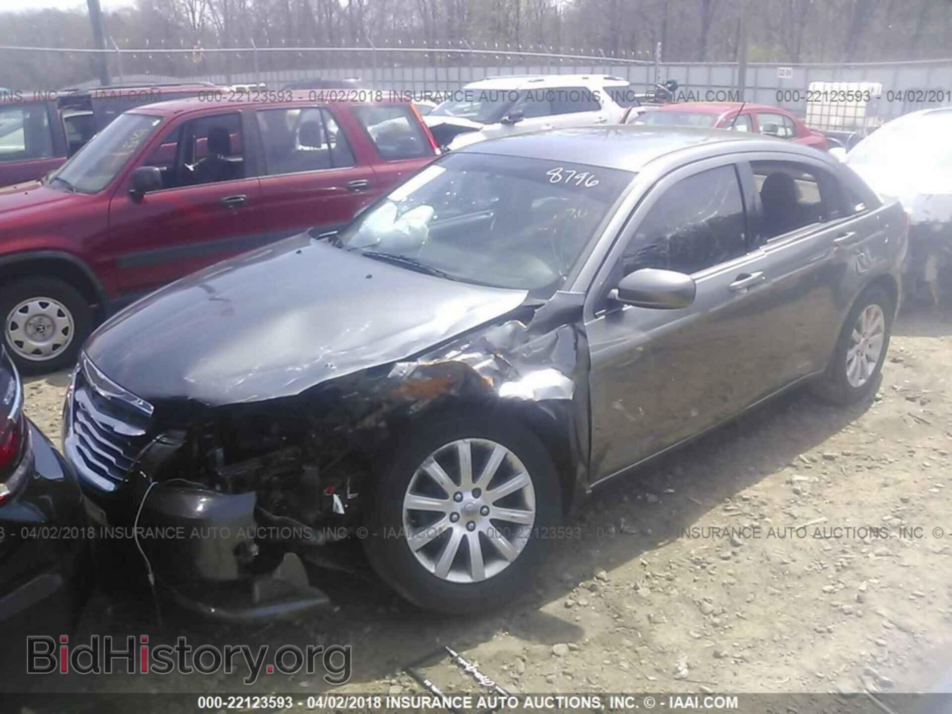 2013 Chrysler 200 - VIN: 1C3CCBBB1DN578796 - Photo 2