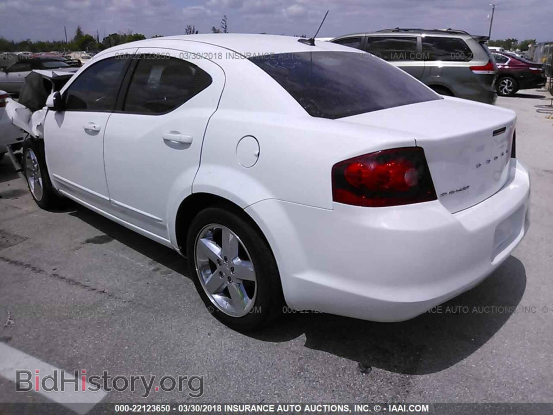 2011 Dodge Avenger - VIN: 1B3BD1FB1BN557115 - Photo 3