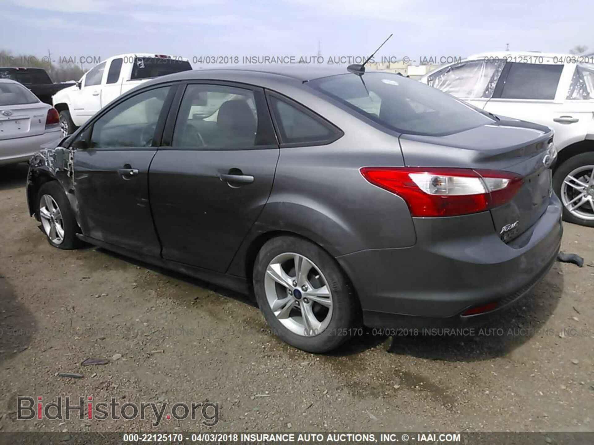 2014 Ford Focus - VIN: 1FADP3F2XEL440892 - Photo 3