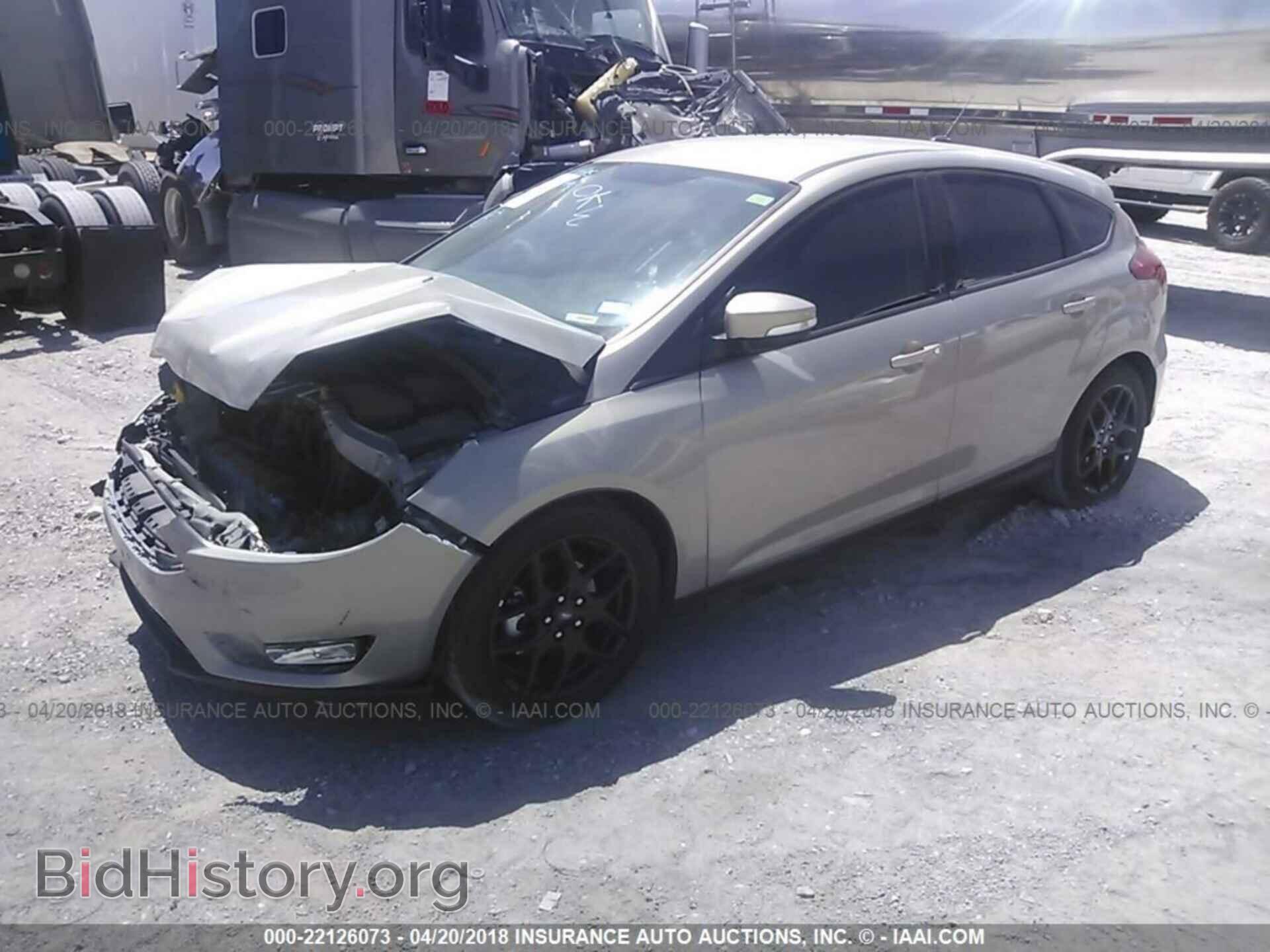 2016 Ford Focus - VIN: 1FADP3K25GL372185 - Photo 2