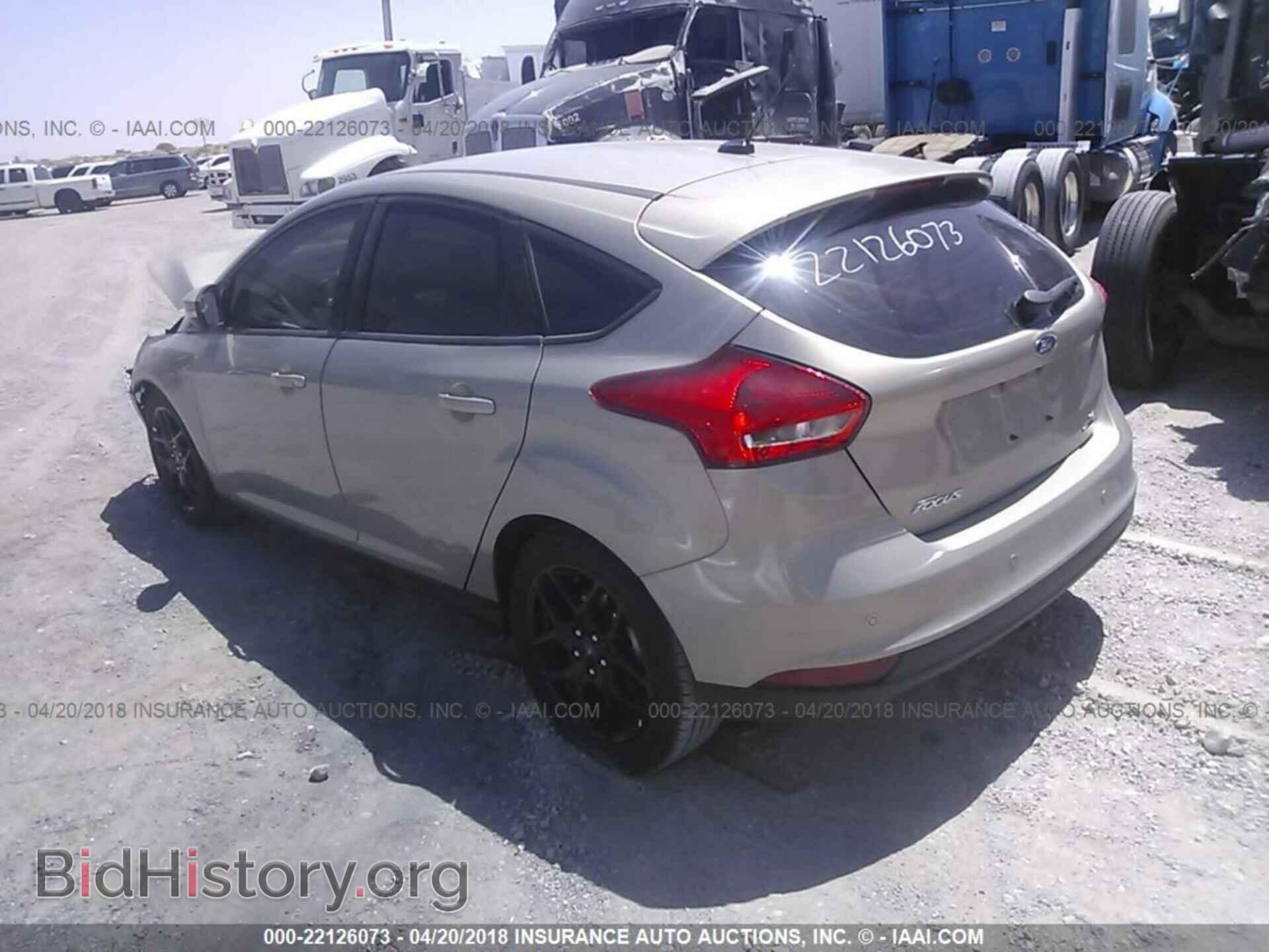 2016 Ford Focus - VIN: 1FADP3K25GL372185 - Photo 3